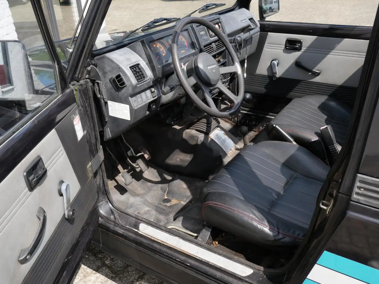Suzuki Samurai 4x4 1.3 Cabrio met Hard top 4 persoons, foto 3