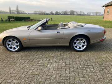 XK8 4.0 V8 Convertible