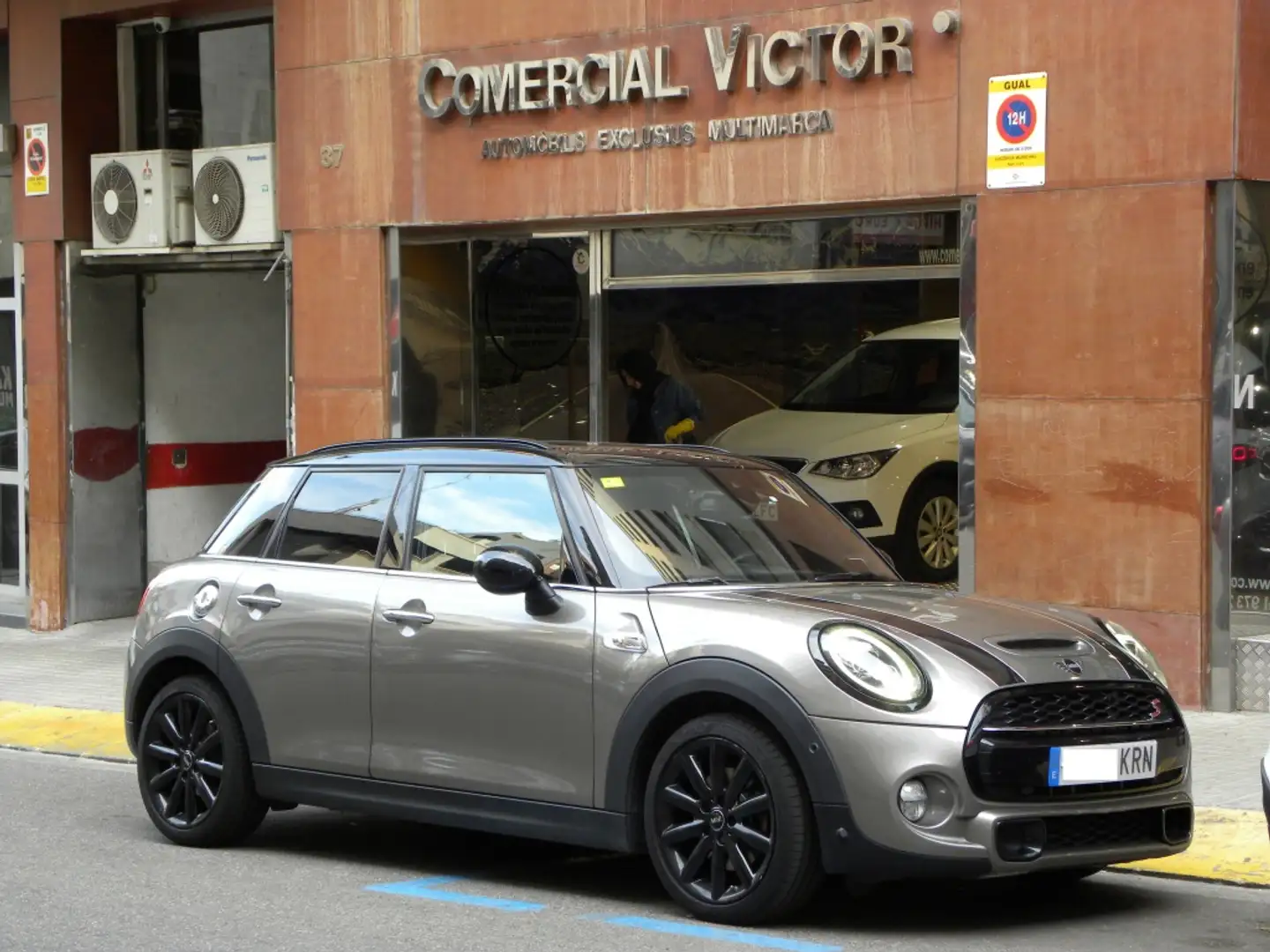 MINI Cooper S Aut. Gris - 2