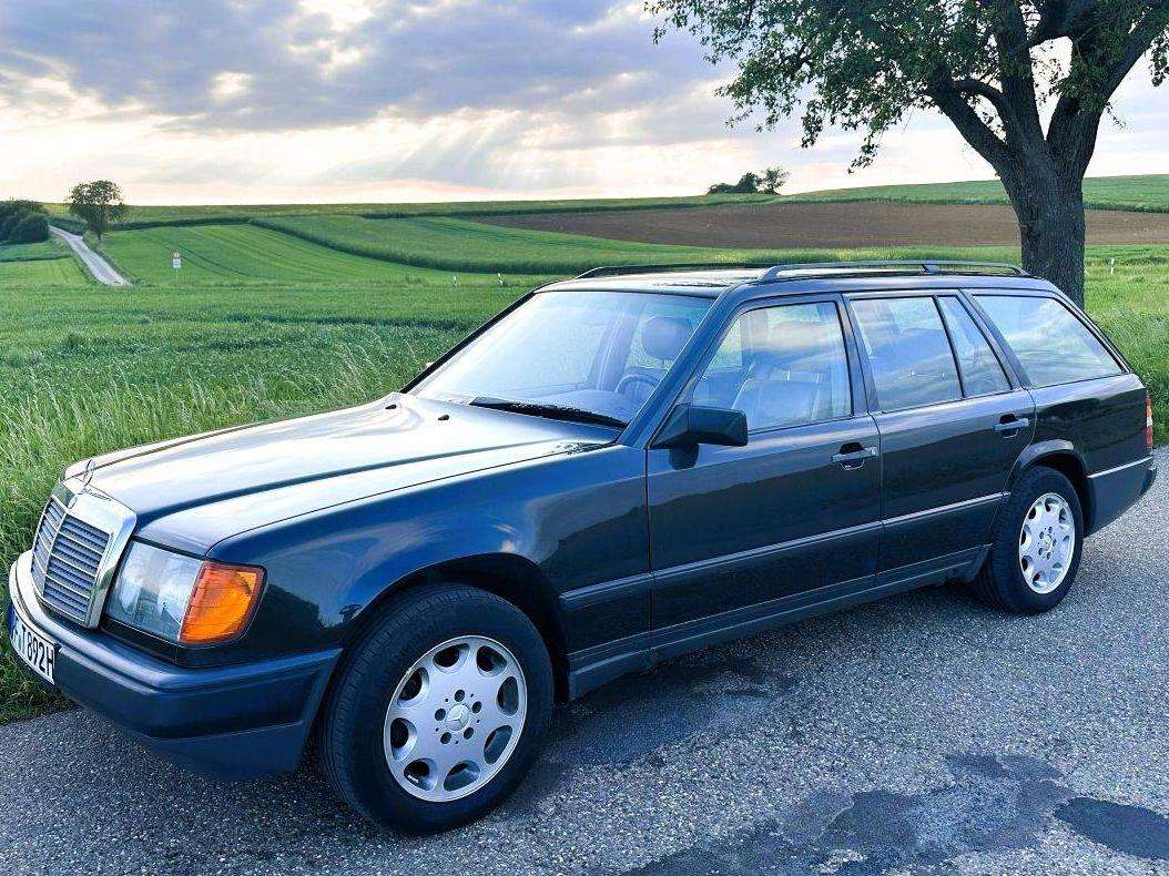 Second hand Mercedes Benz 300 3.0