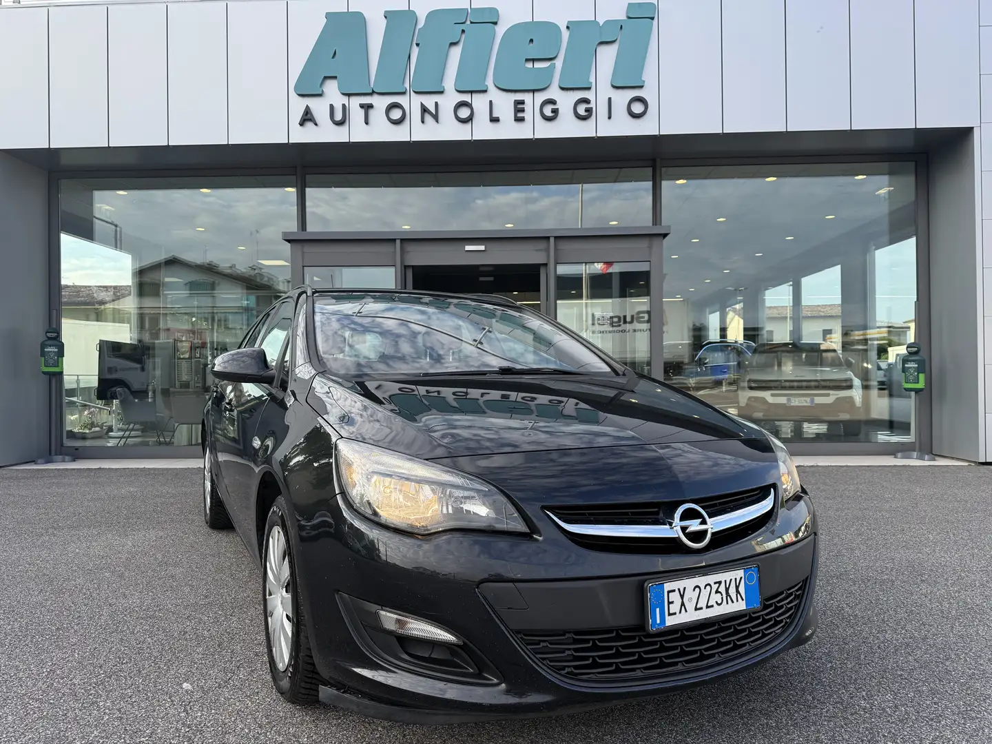 Opel Astra Sports Tourer 1.7cdti Business 130cv VAN N1 5Posti Nero - 1