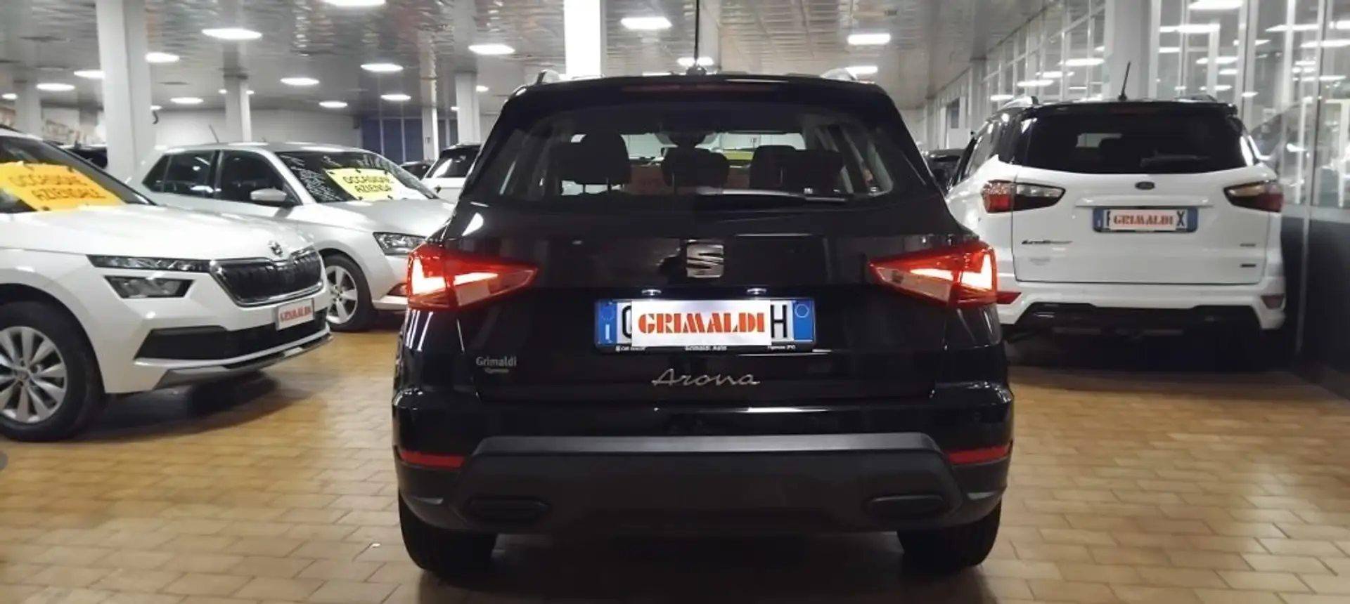 SEAT Arona 1.0 EcoTSI Reference Grau - 2