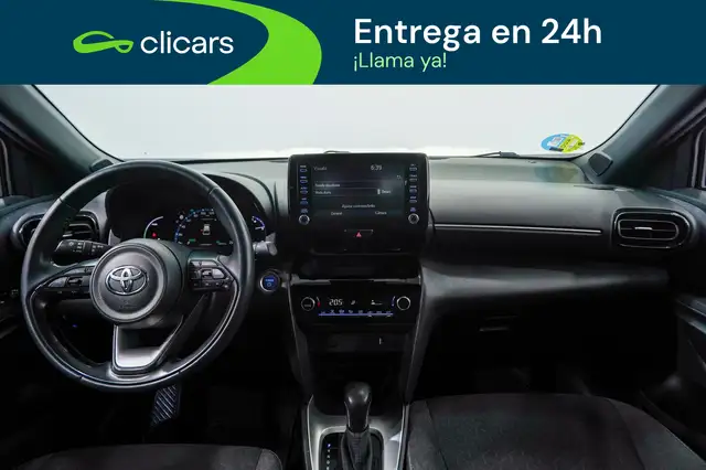 Toyota Yaris Cross view 12