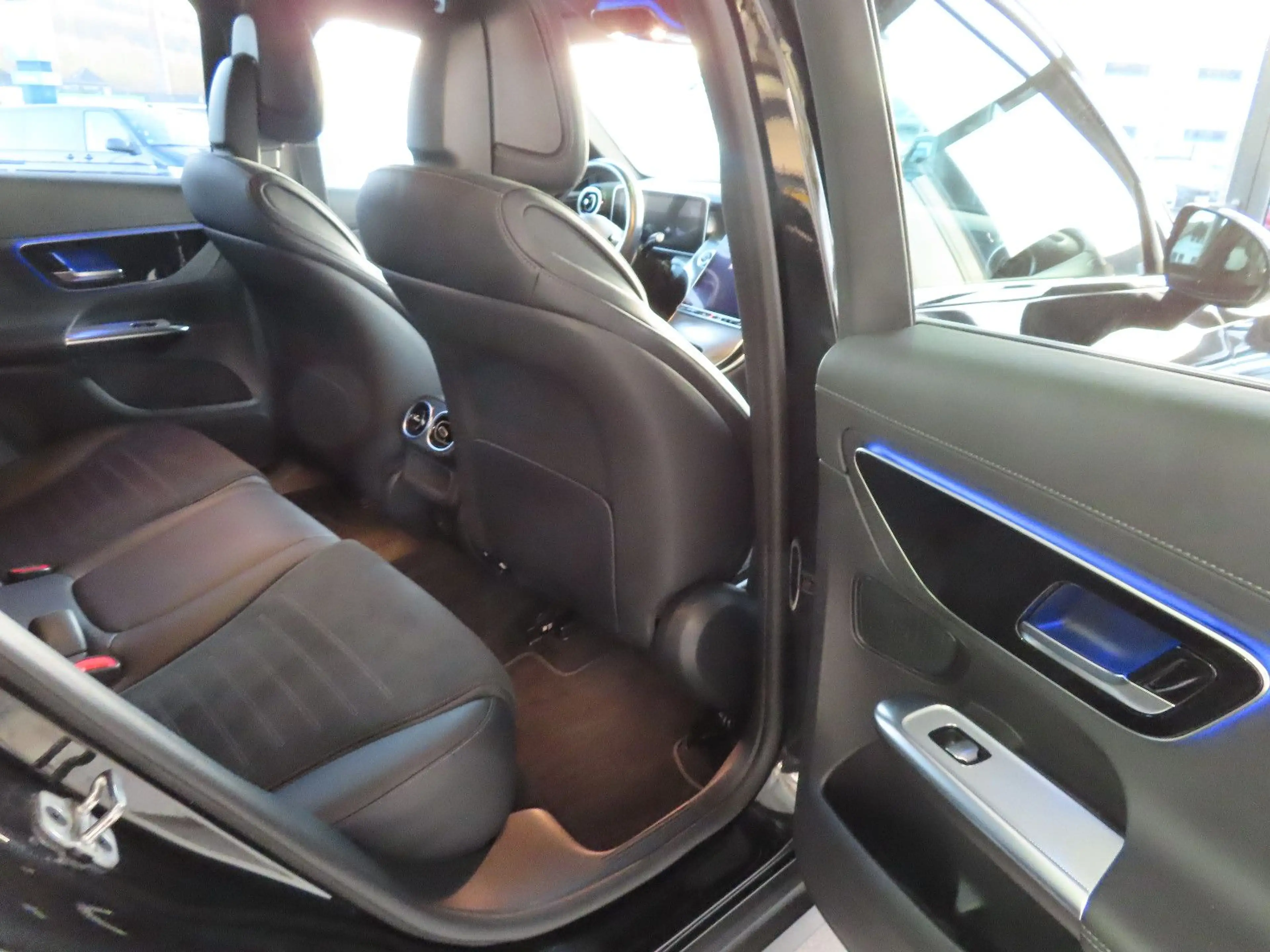 Mercedes-Benz GLC 220 d 4Matic AMG NAVI LED AHK — photo 7