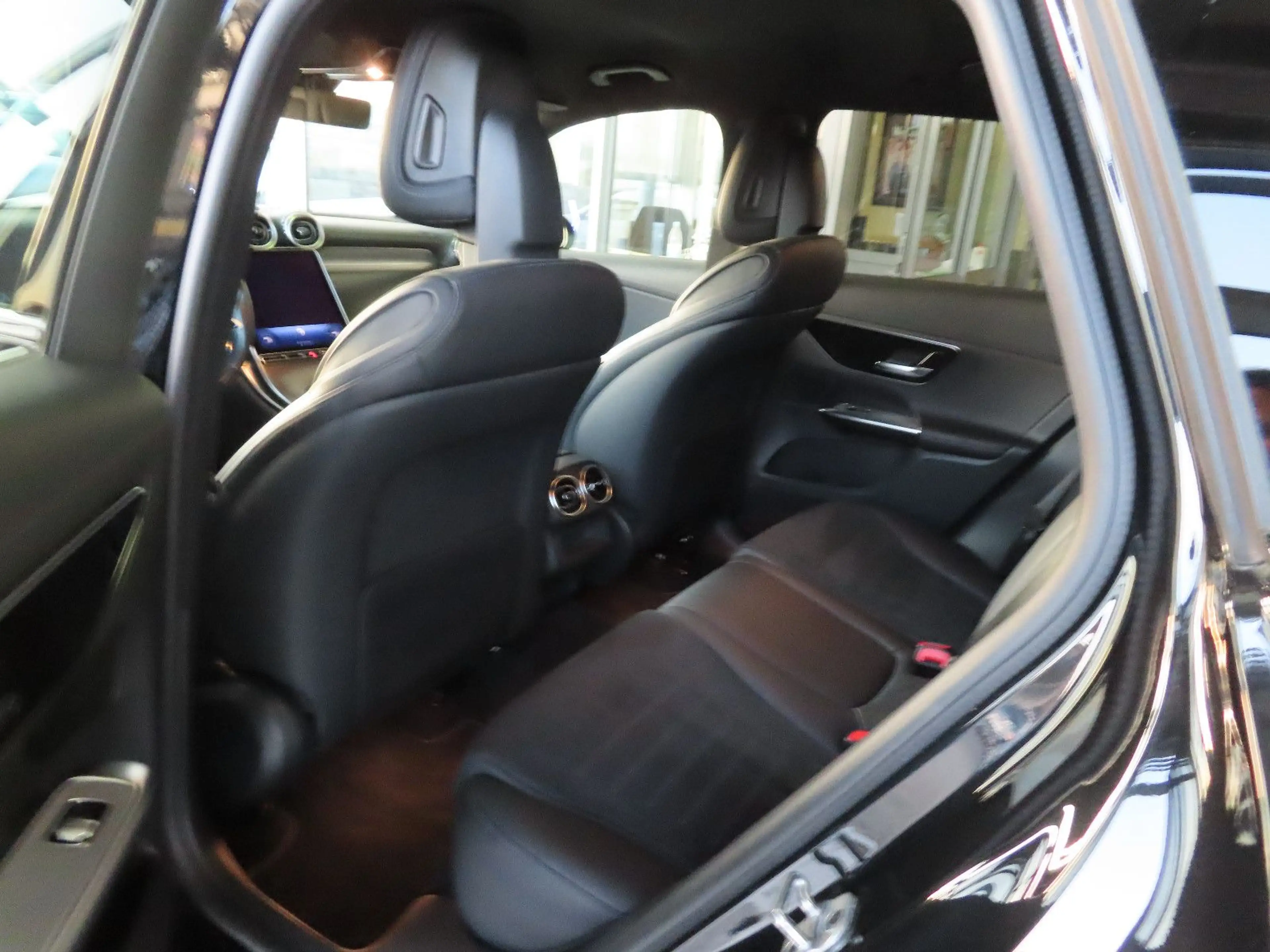 Mercedes-Benz GLC 220 d 4Matic AMG NAVI LED AHK — photo 9