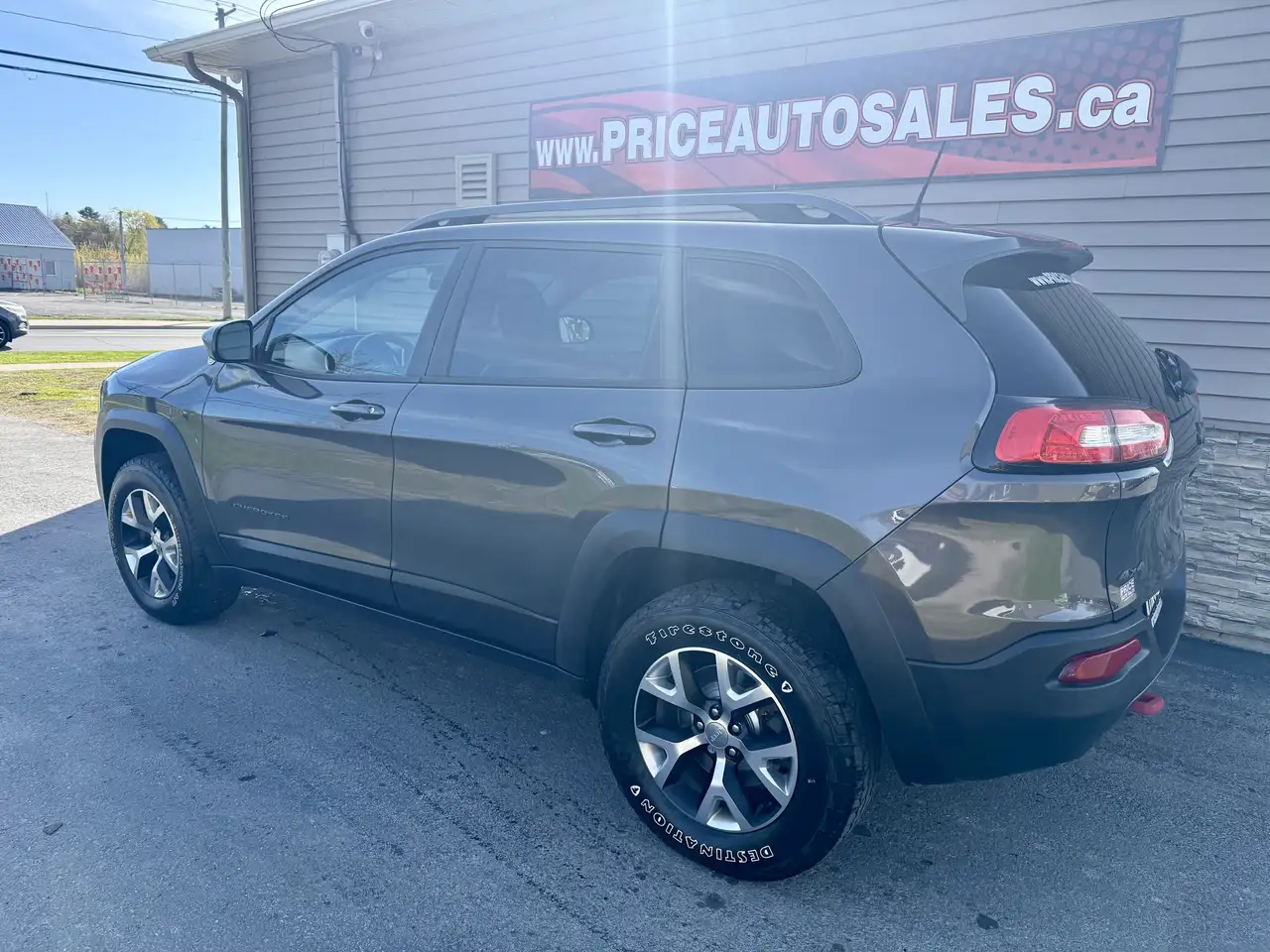 Jeep Cherokee снимка Jeep Cherokee