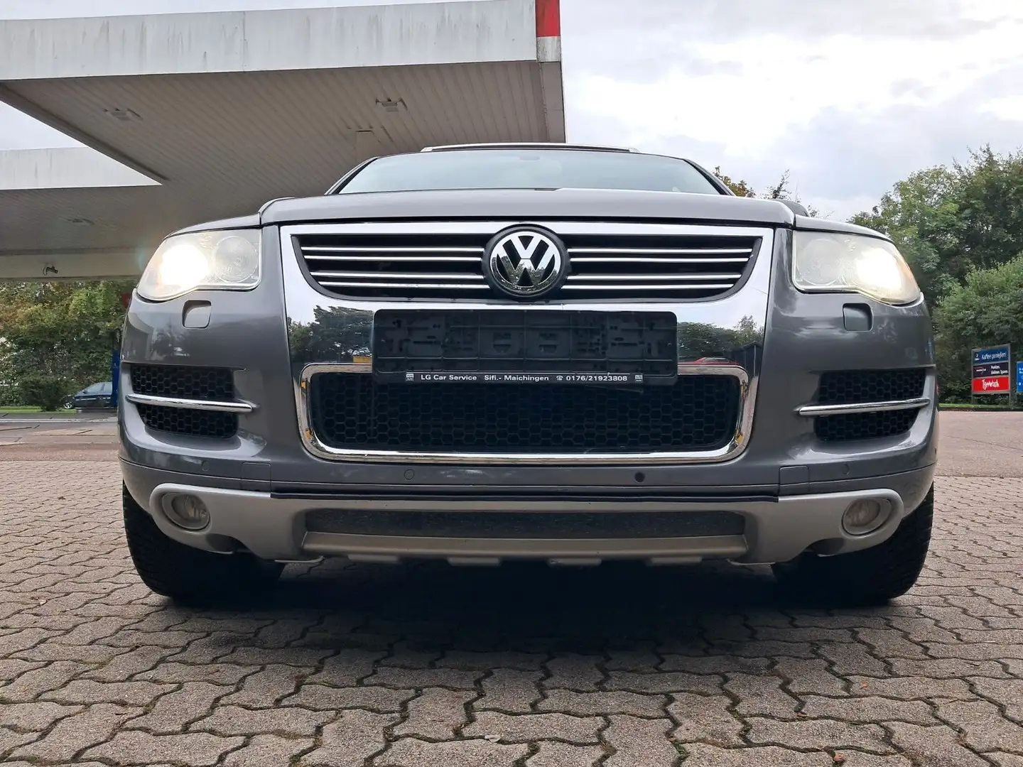 Volkswagen Touareg V8 Facelift Top Zustand Anhängelast 3,5t Szürke - 2