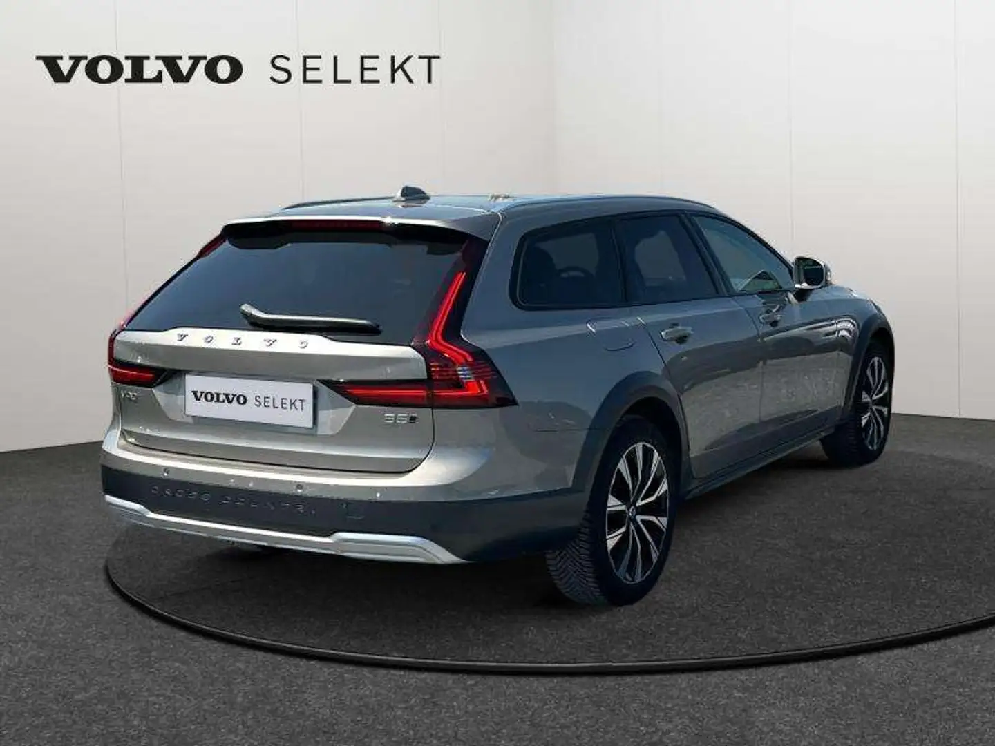 Volvo V90 B4 AWD Cross Country ultimate Beige - 2