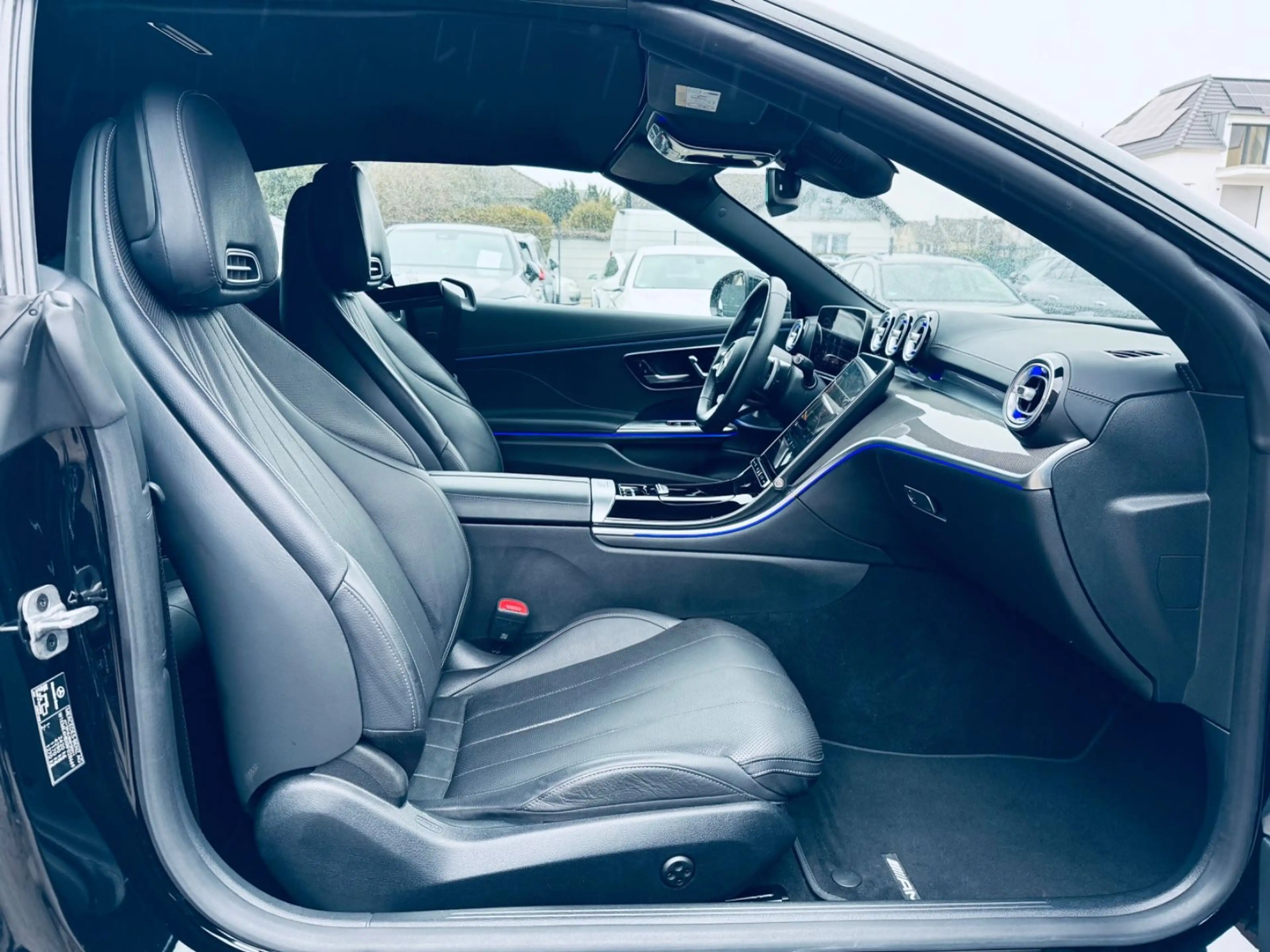 Mercedes-Benz CLE 300 Cabrio 4Matic AMG Line Premium Plus — photo 12