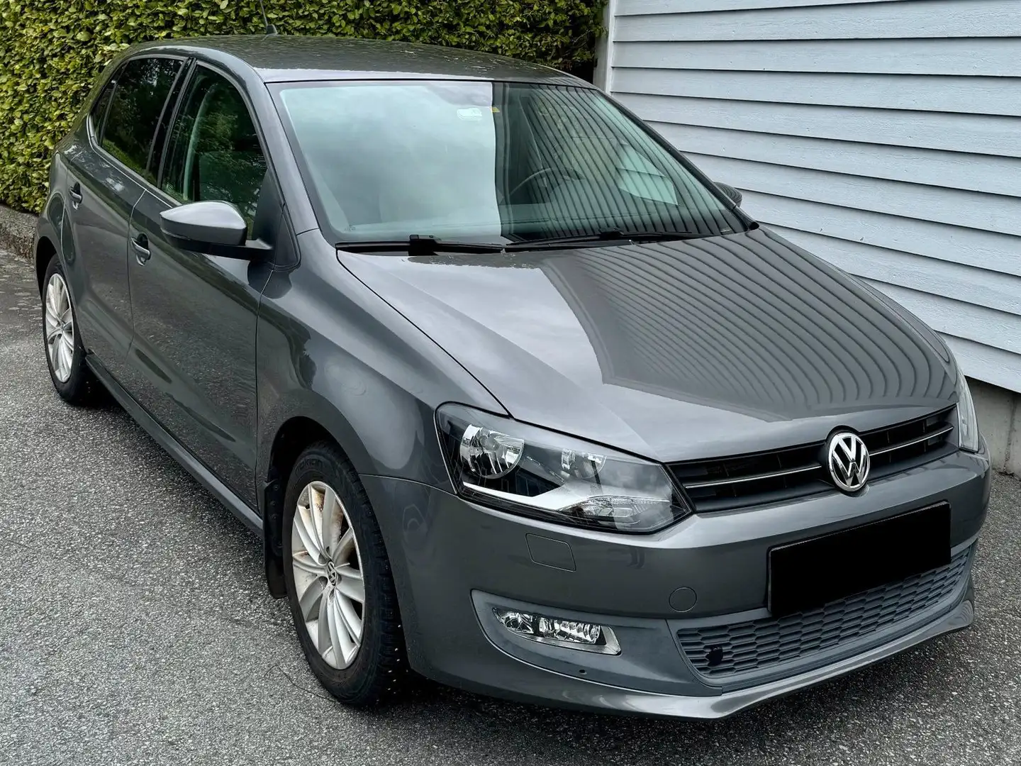 Volkswagen Polo Gris - 1