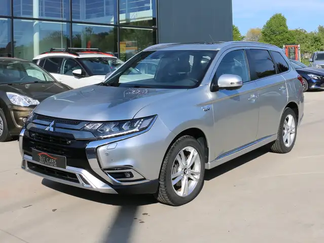 Mitsubishi Outlander 2.4 PHEV  4X4 + 1 JAAR GARANTIE TRAXIO