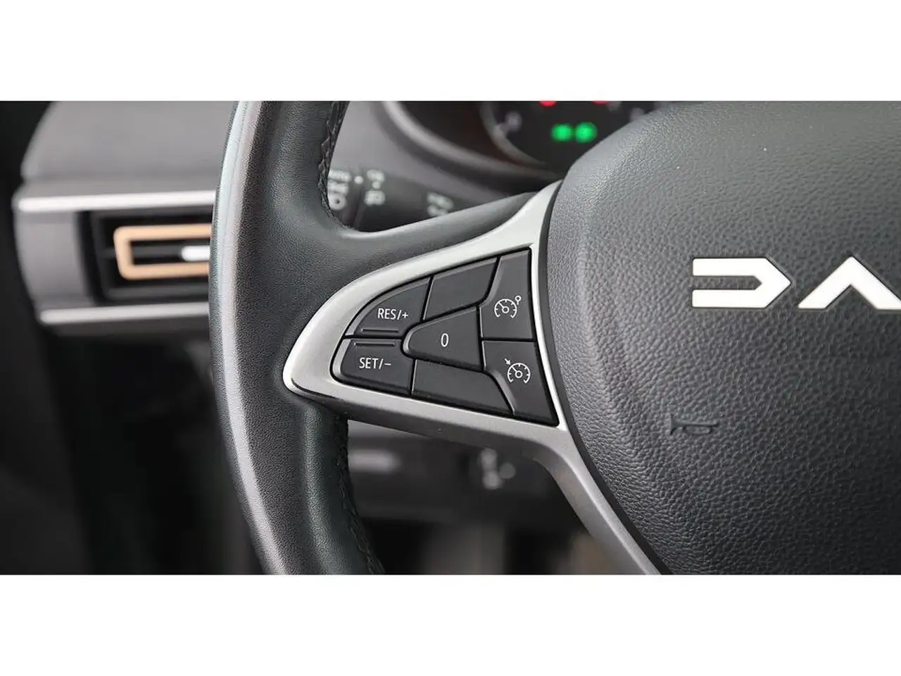 Dacia Jogger 1.0 TCe 110 Extreme+ LEDER NAVI SITZHZG 18