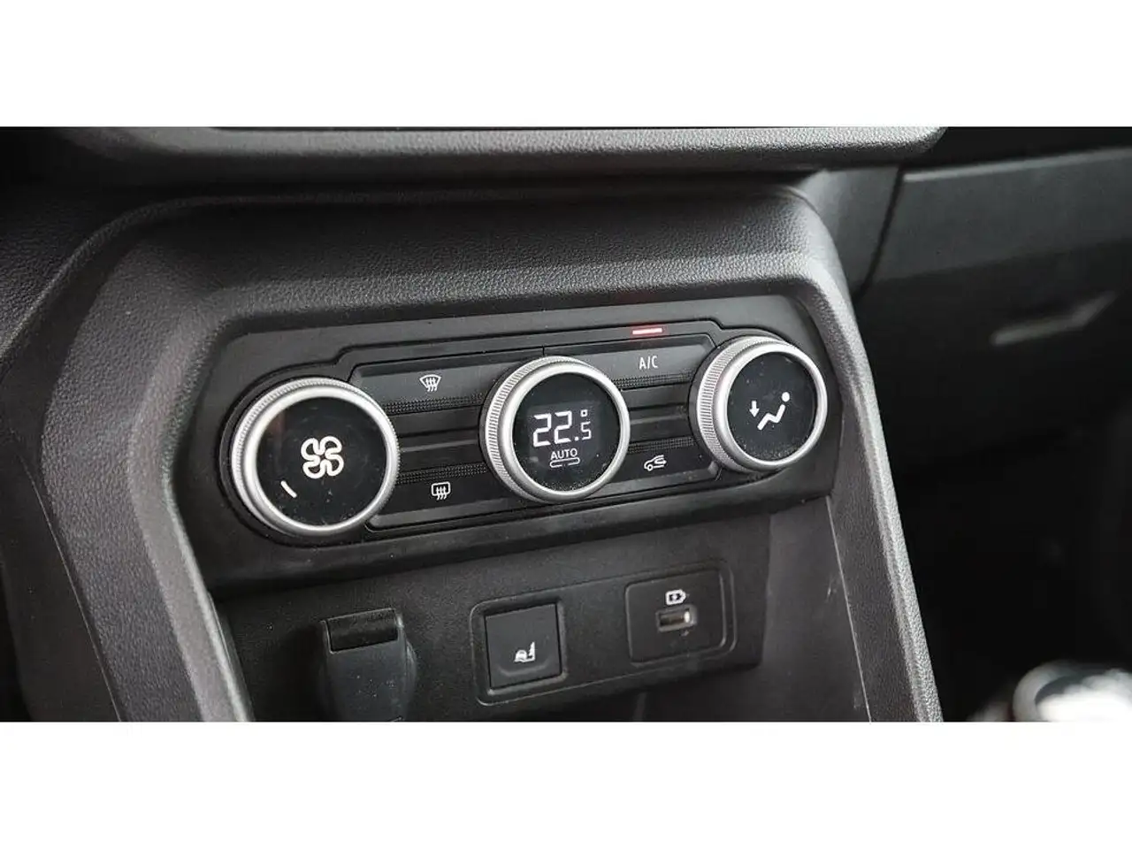 Dacia Jogger 1.0 TCe 110 Extreme+ LEDER NAVI SITZHZG 16