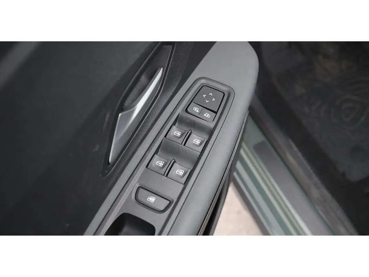 Dacia Jogger 1.0 TCe 110 Extreme+ LEDER NAVI SITZHZG 21