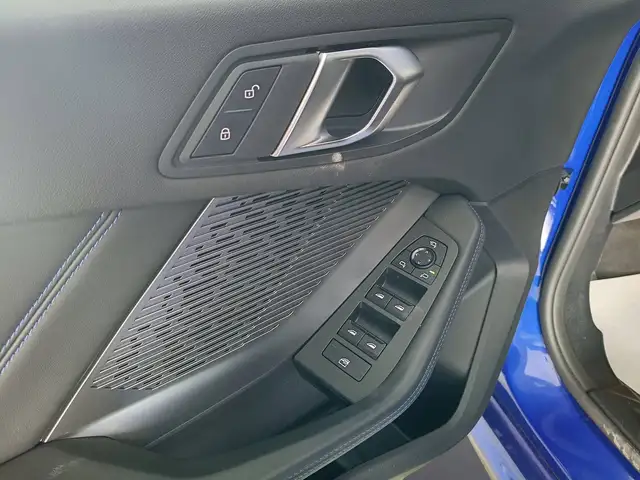 BMW 1 Series view 14