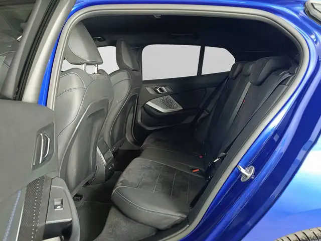 BMW 1 Series view 9