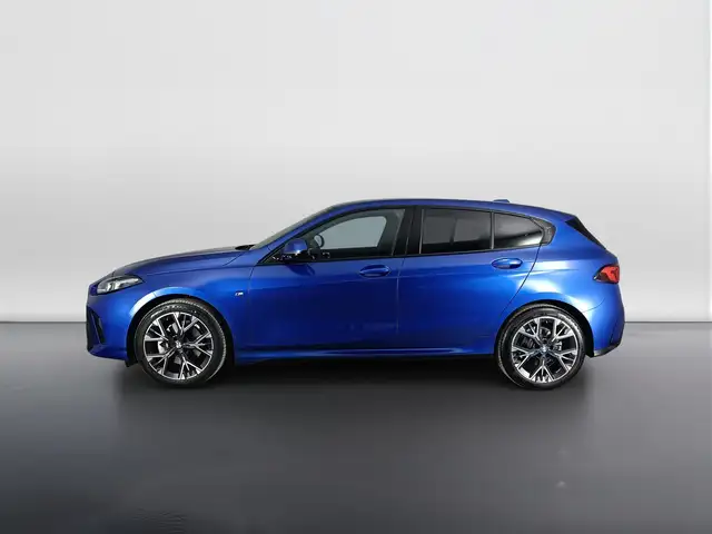 BMW 1 Series view 6