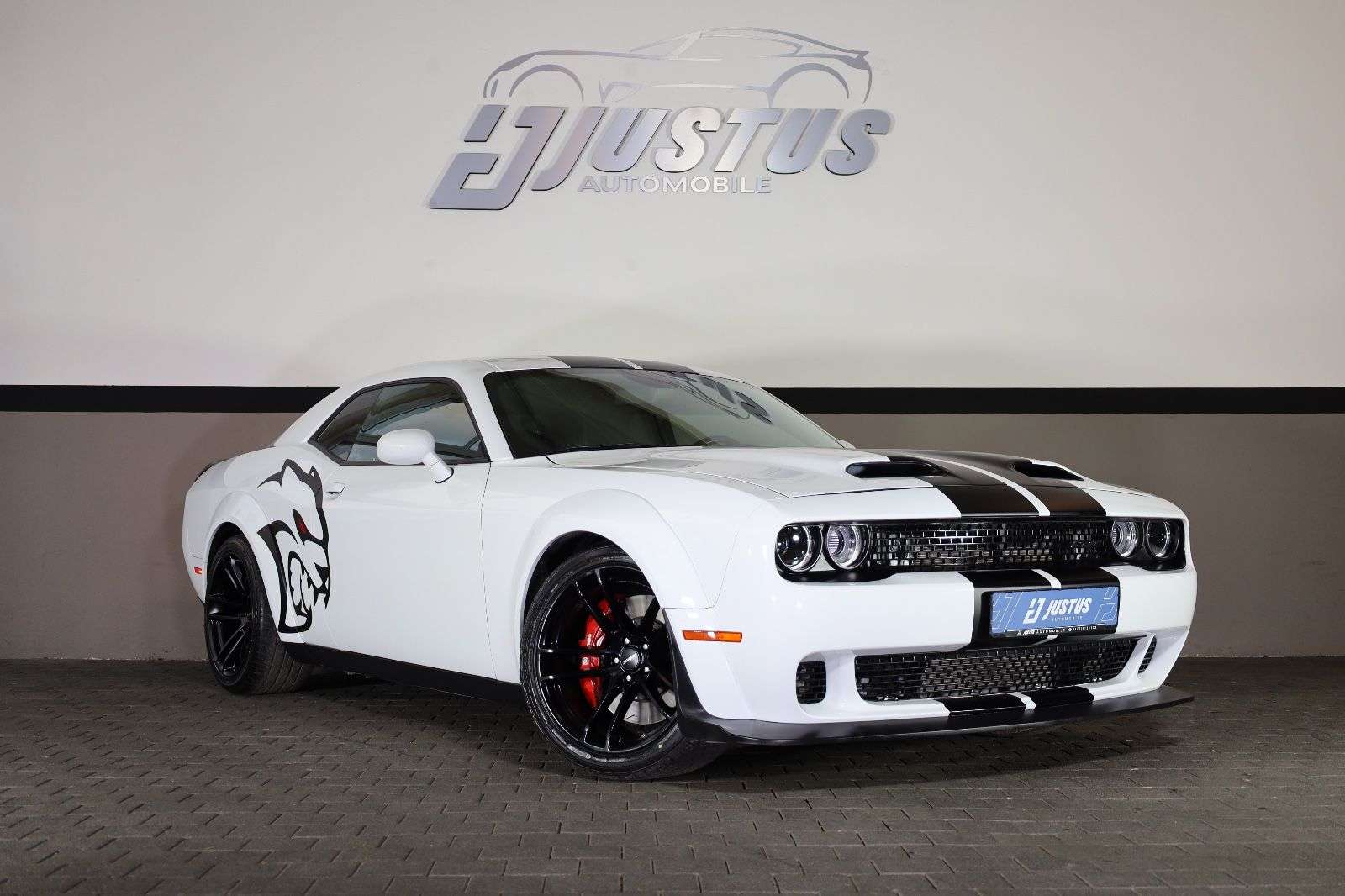 Second hand Dodge Challenger 6.2