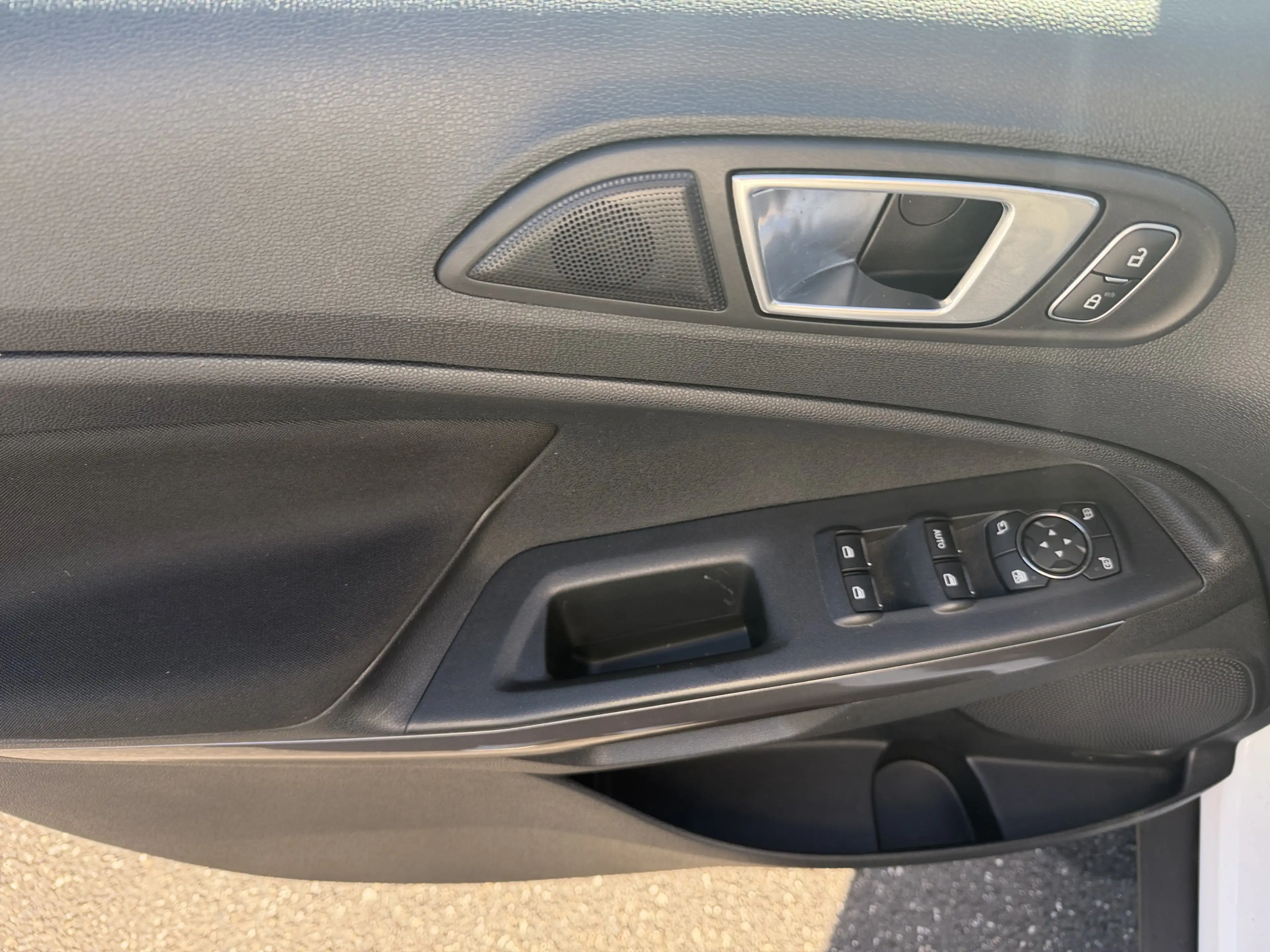 Ford EcoSport Trend — photo 14