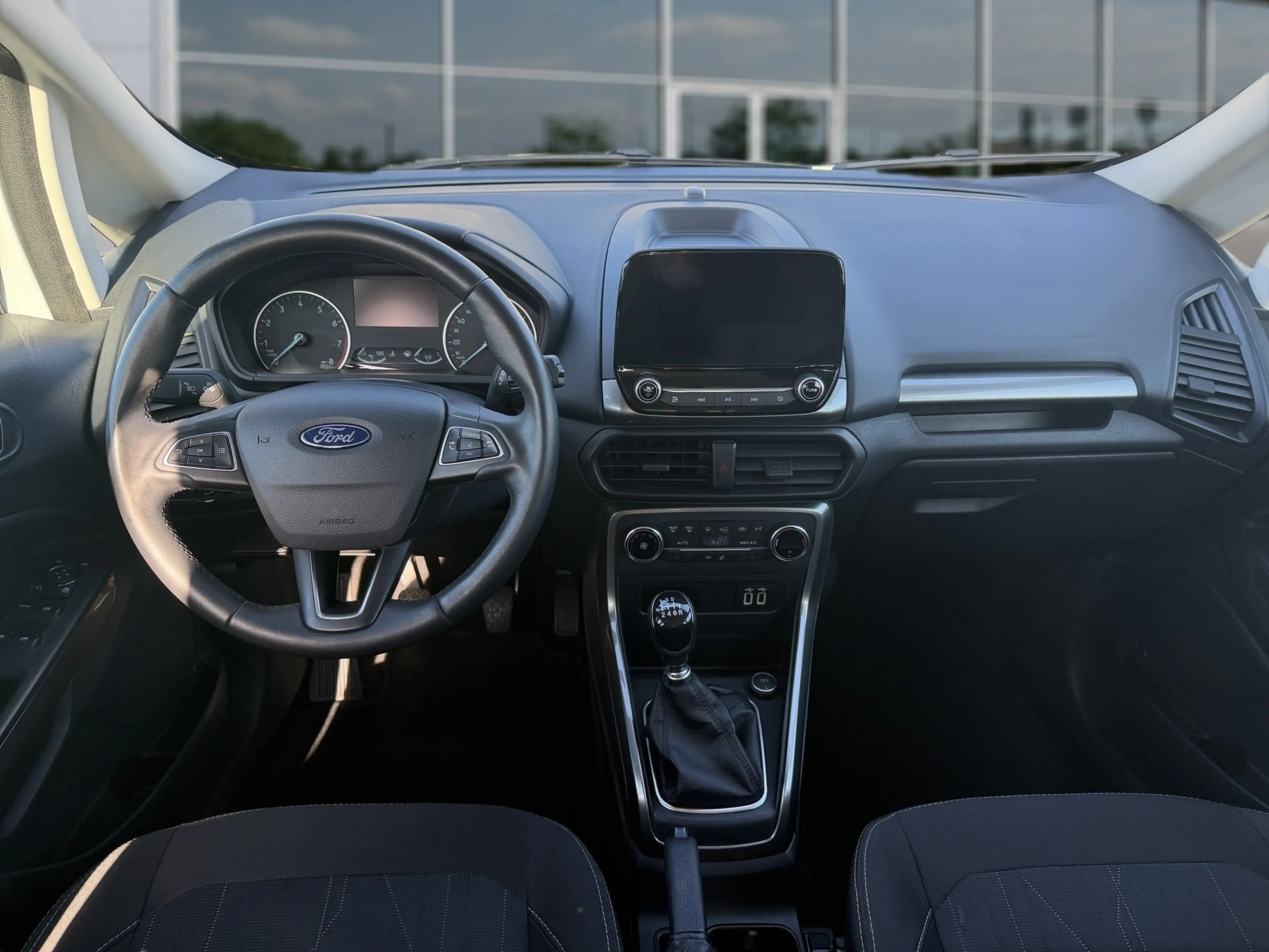 Ford EcoSport Trend — photo 15