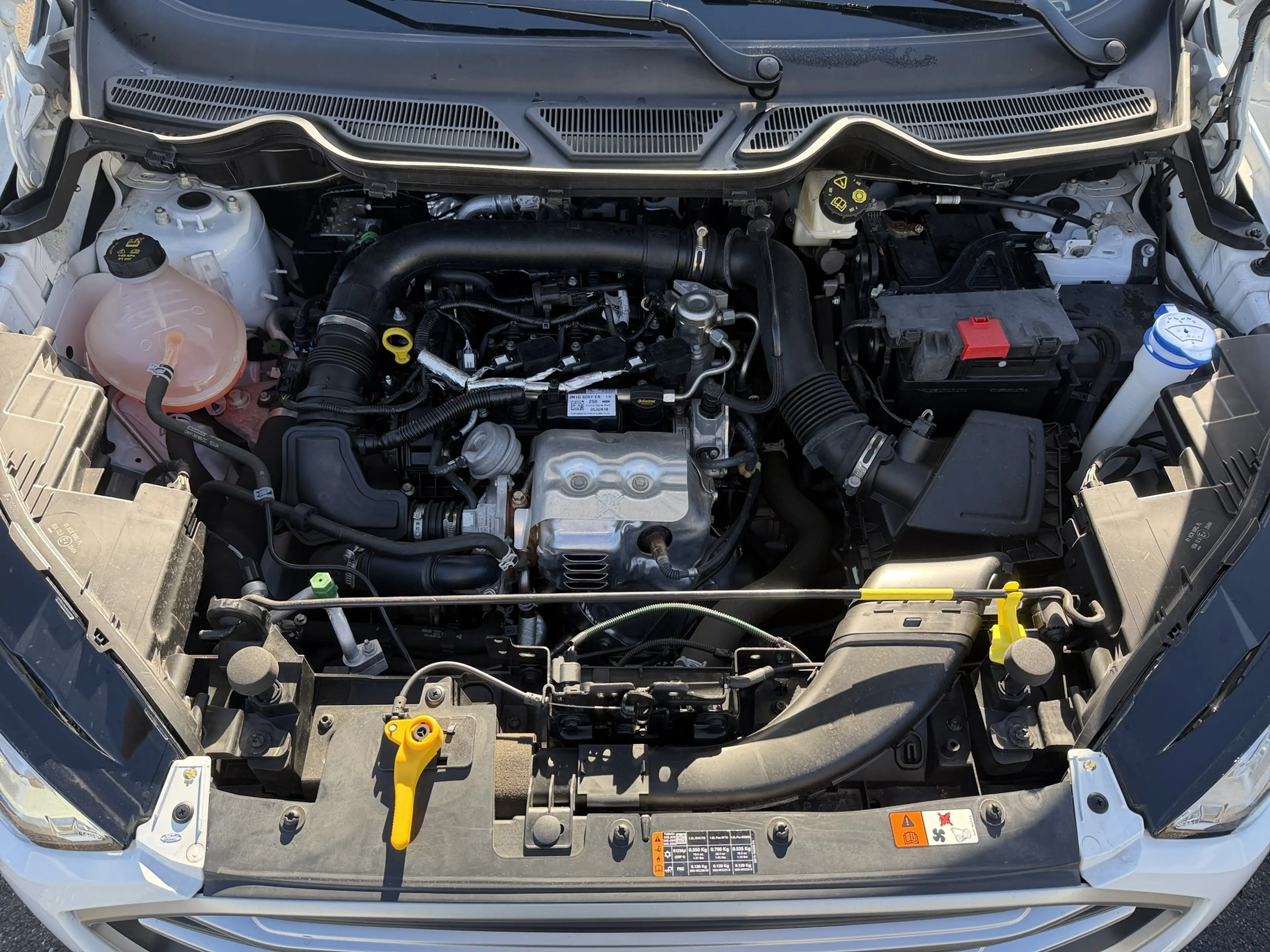 Ford EcoSport Trend — photo 12