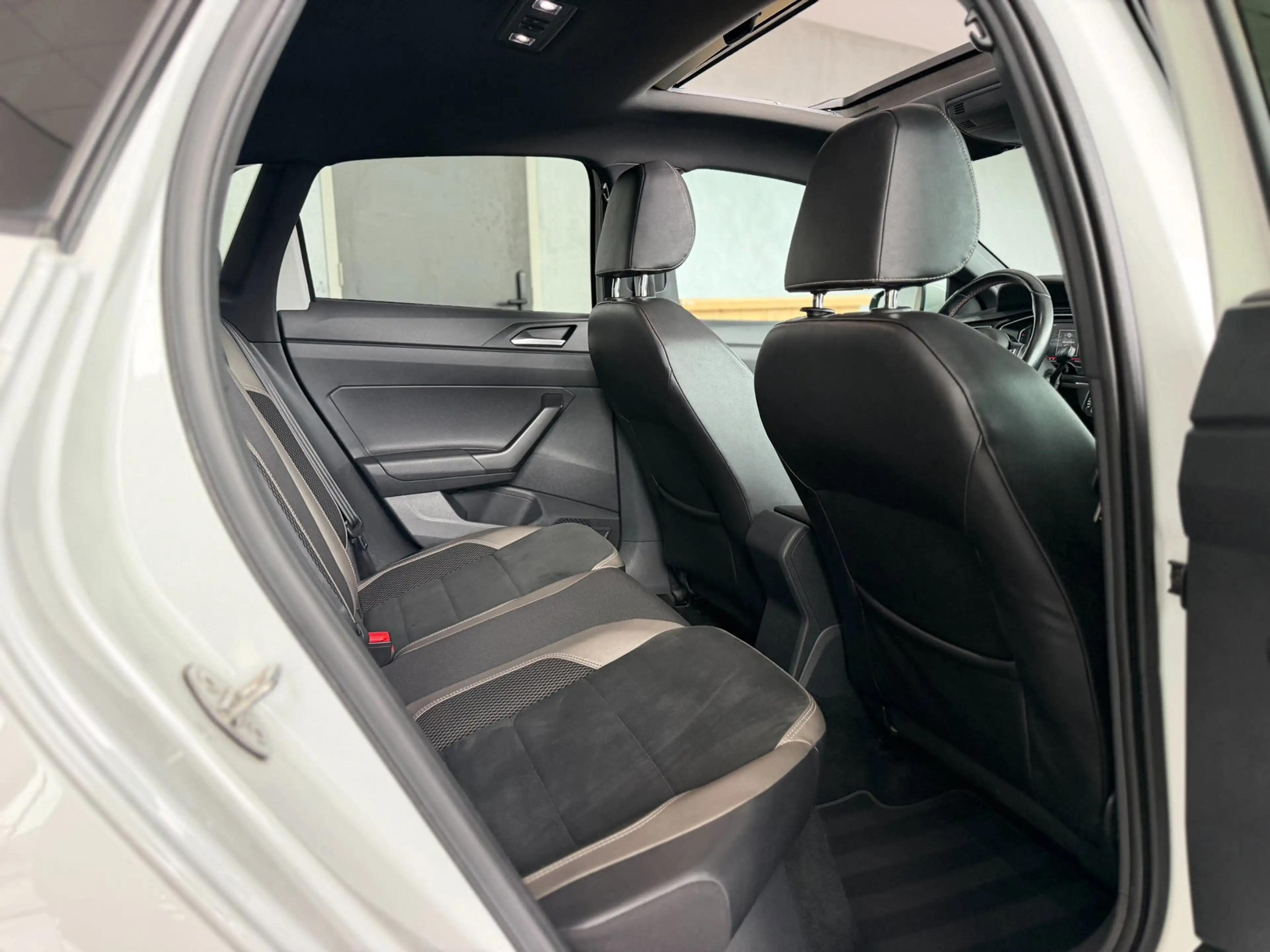 Volkswagen Polo GTI 2.0 TSI 2018 200PK DSG Pano Virt Wit — photo 19