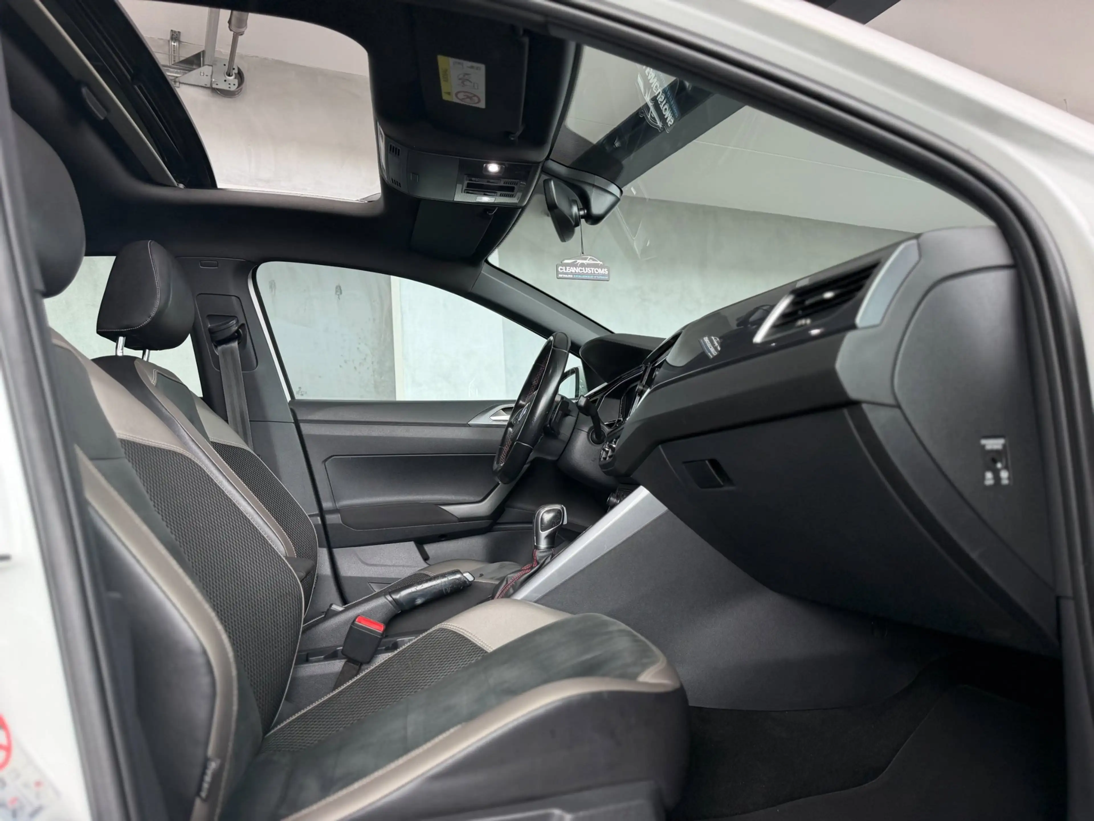Volkswagen Polo GTI 2.0 TSI 2018 200PK DSG Pano Virt Wit — photo 17