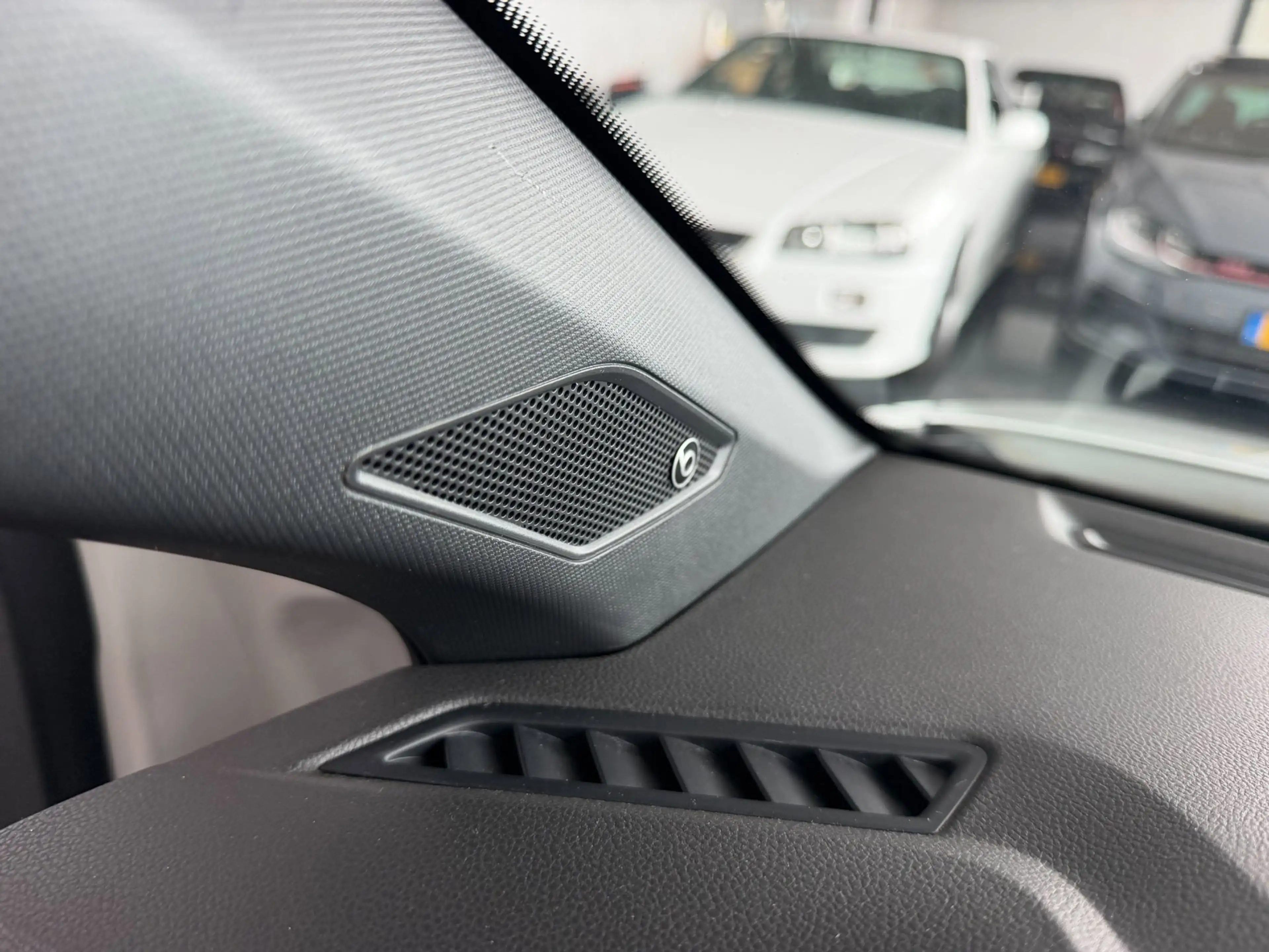 Volkswagen Polo GTI 2.0 TSI 2018 200PK DSG Pano Virt Wit — photo 27