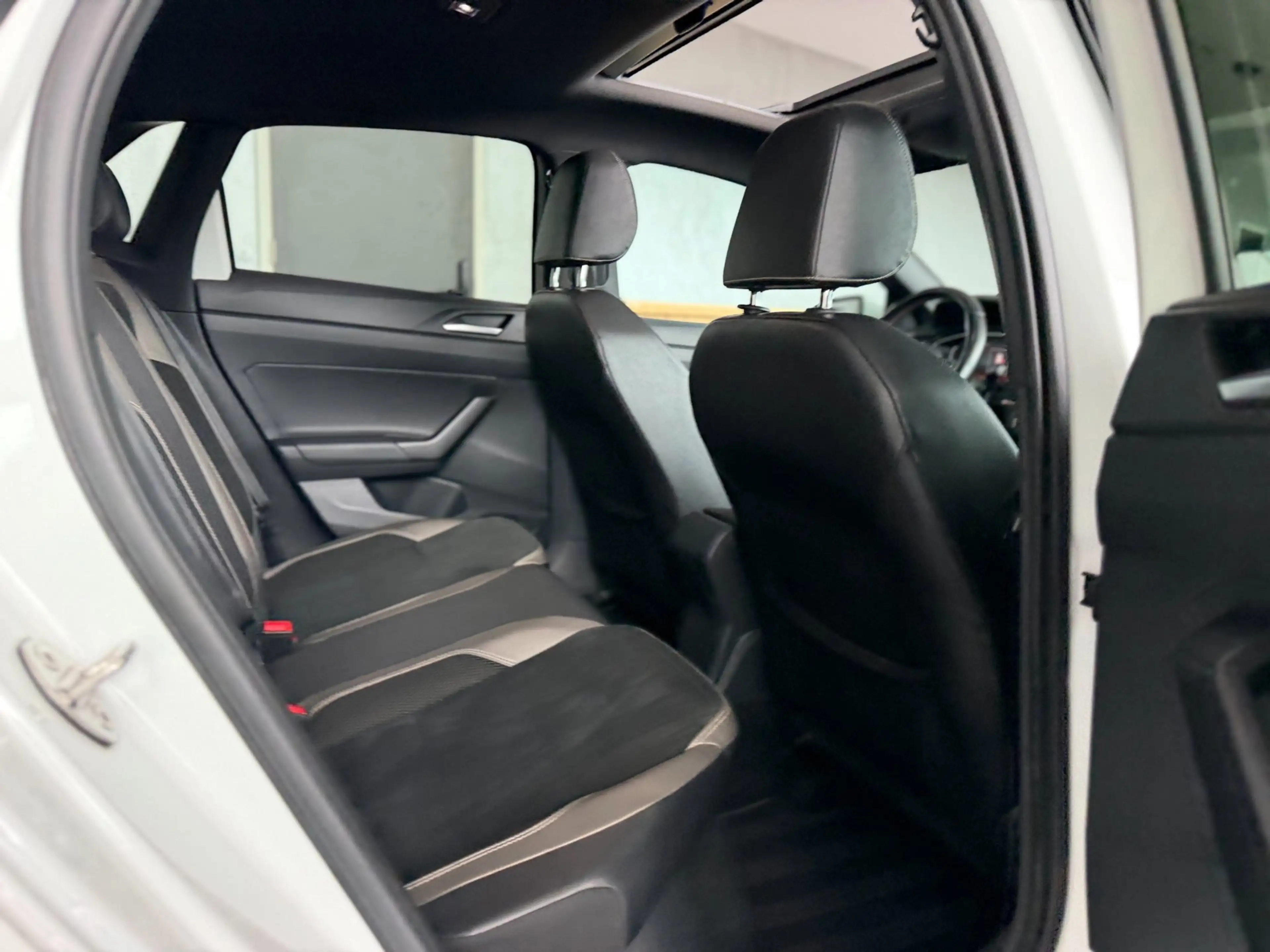 Volkswagen Polo GTI 2.0 TSI 2018 200PK DSG Pano Virt Wit — photo 32