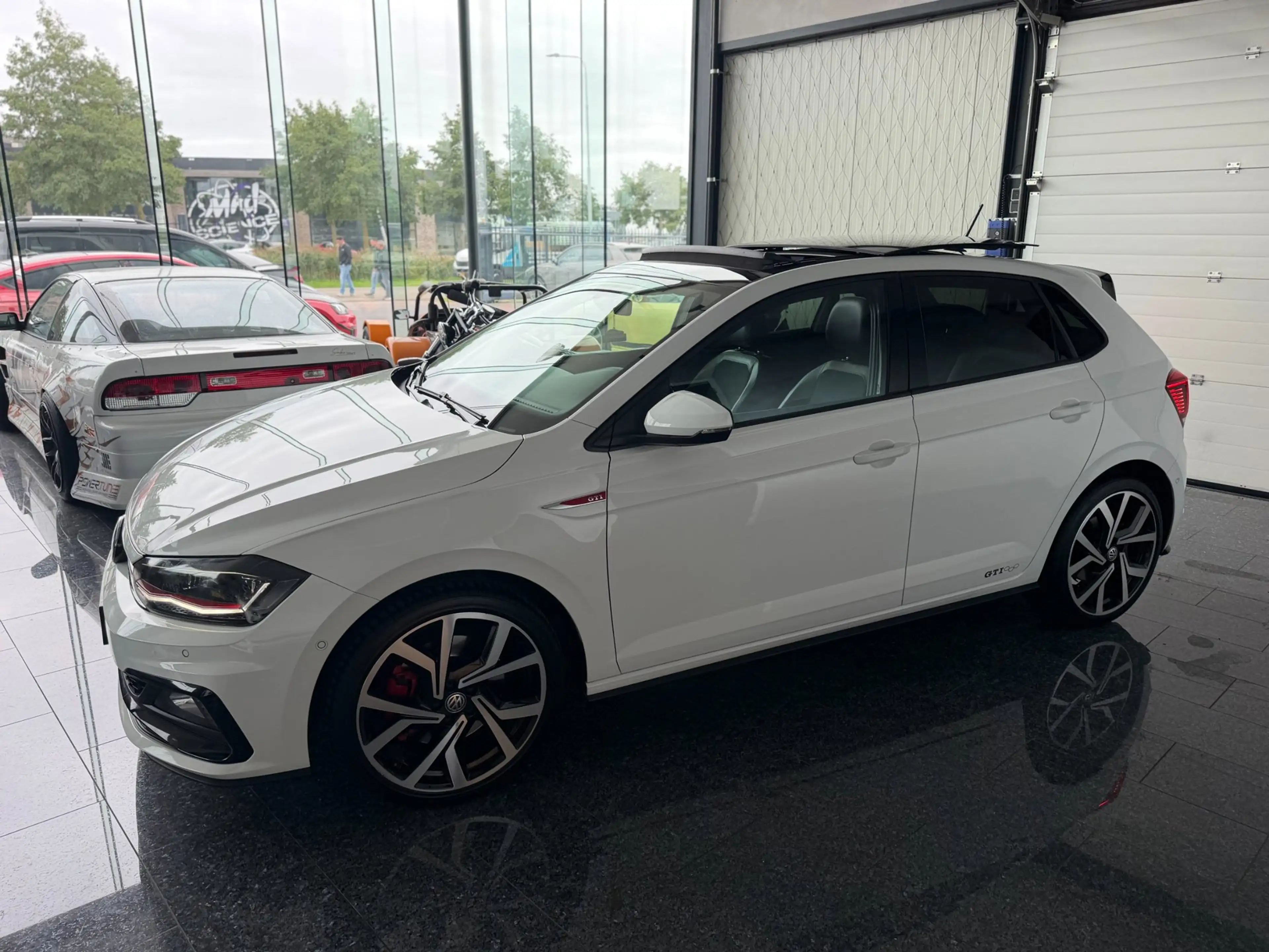 Volkswagen Polo GTI 2.0 TSI 2018 200PK DSG Pano Virt Wit — photo 5