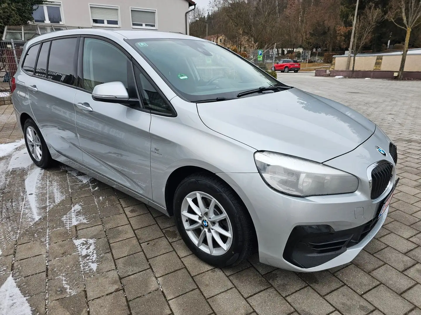 BMW 216 d  Gran Tourer  / 7 Sitzer /  HUD / Navi / Plateado - 2