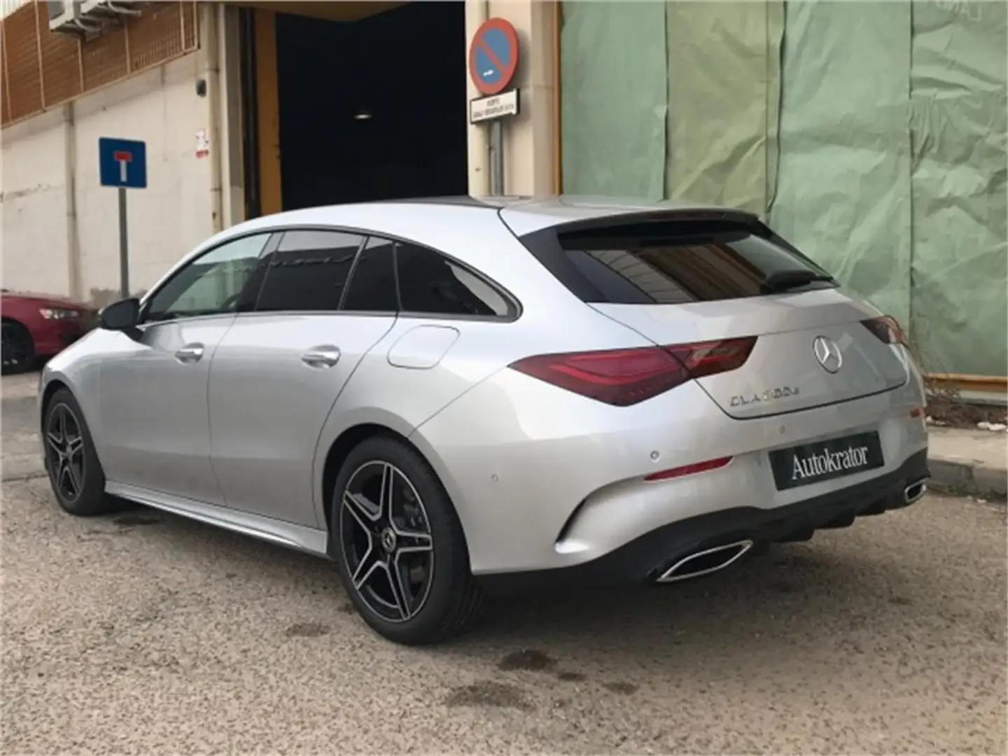 Mercedes-Benz CLA 200 Shooting Brake 200d 8G-DCT - 2