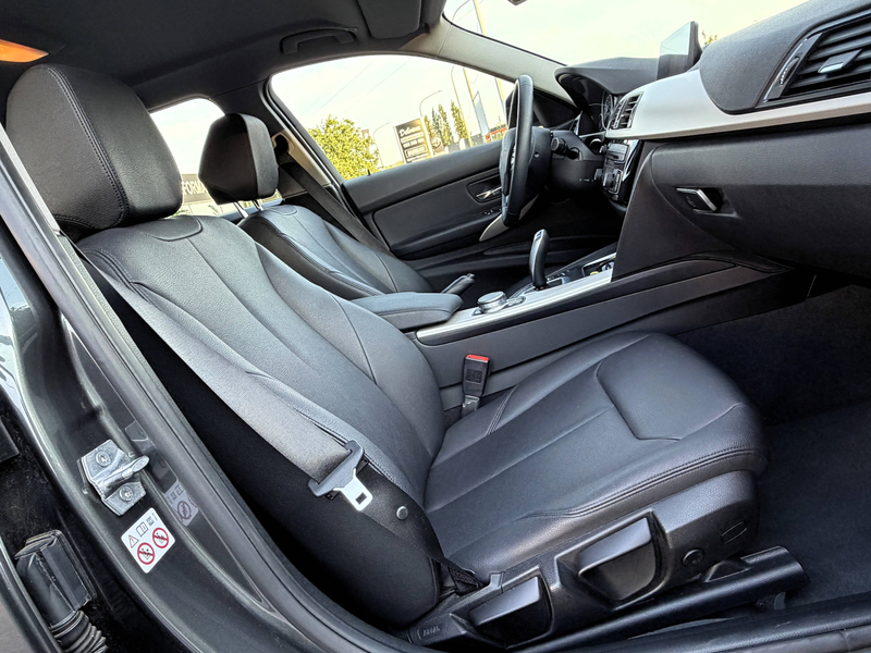 BMW 318 dA Touring PARFAIT ETAT/CUIR/CAMERA/FULL LED/NAVI PRO/ — photo 15