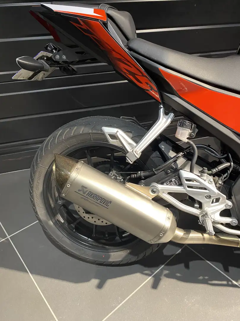 Yamaha YZF-R125 Schwarz - 2