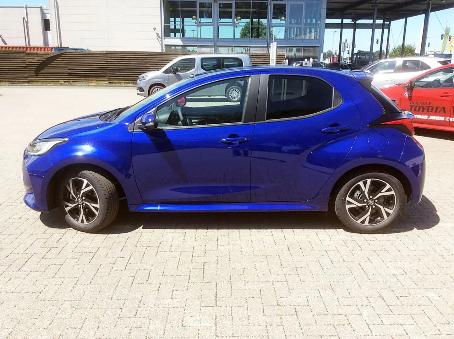Toyota Yaris Hybrid 116 1.5 VVT-i Teamplayer Blau - 2