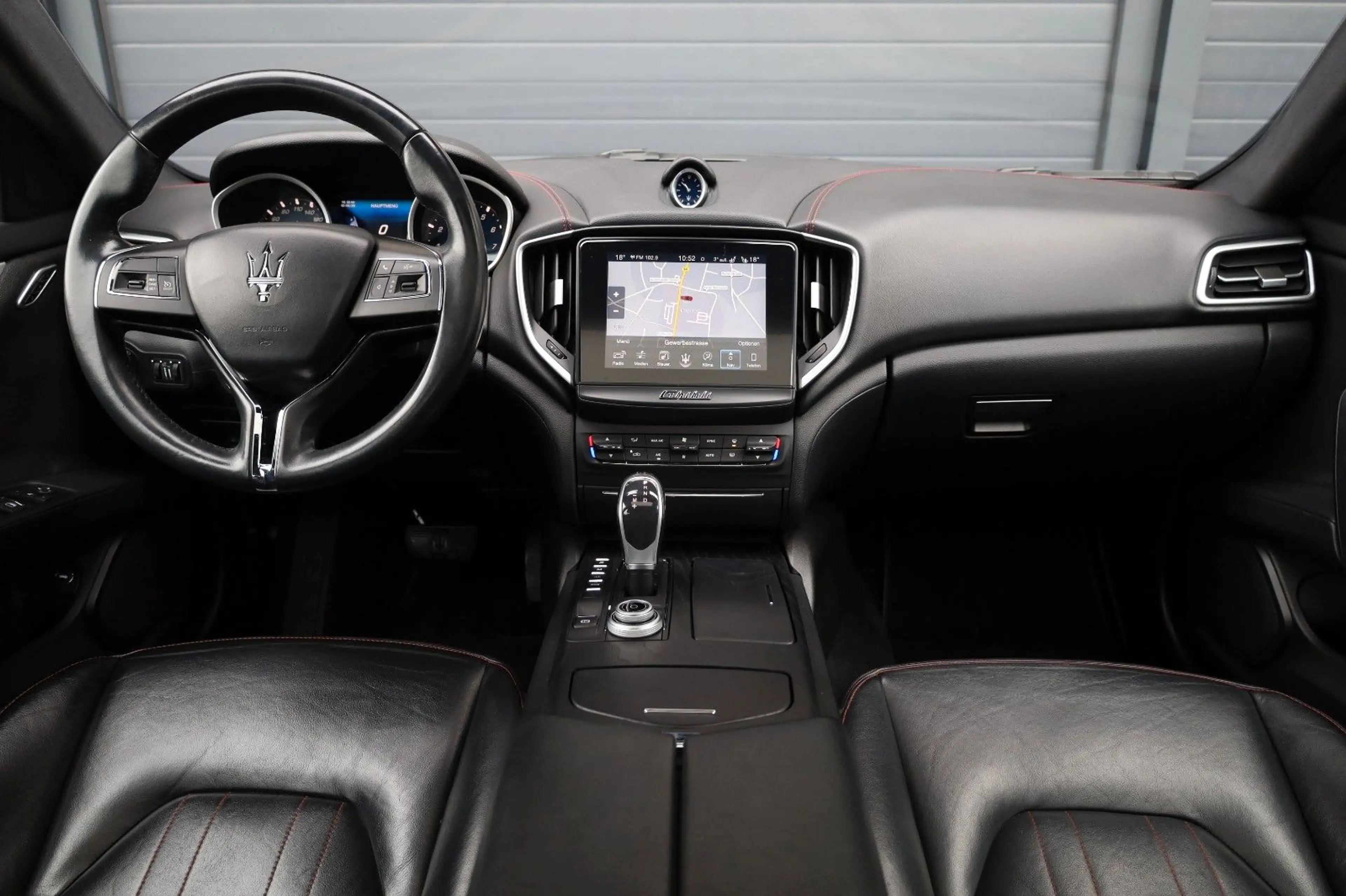 Maserati Ghibli 3.0 V6 S Q4/APPLE/SHZ/MEMORY/KAMERA/R19 — photo 9