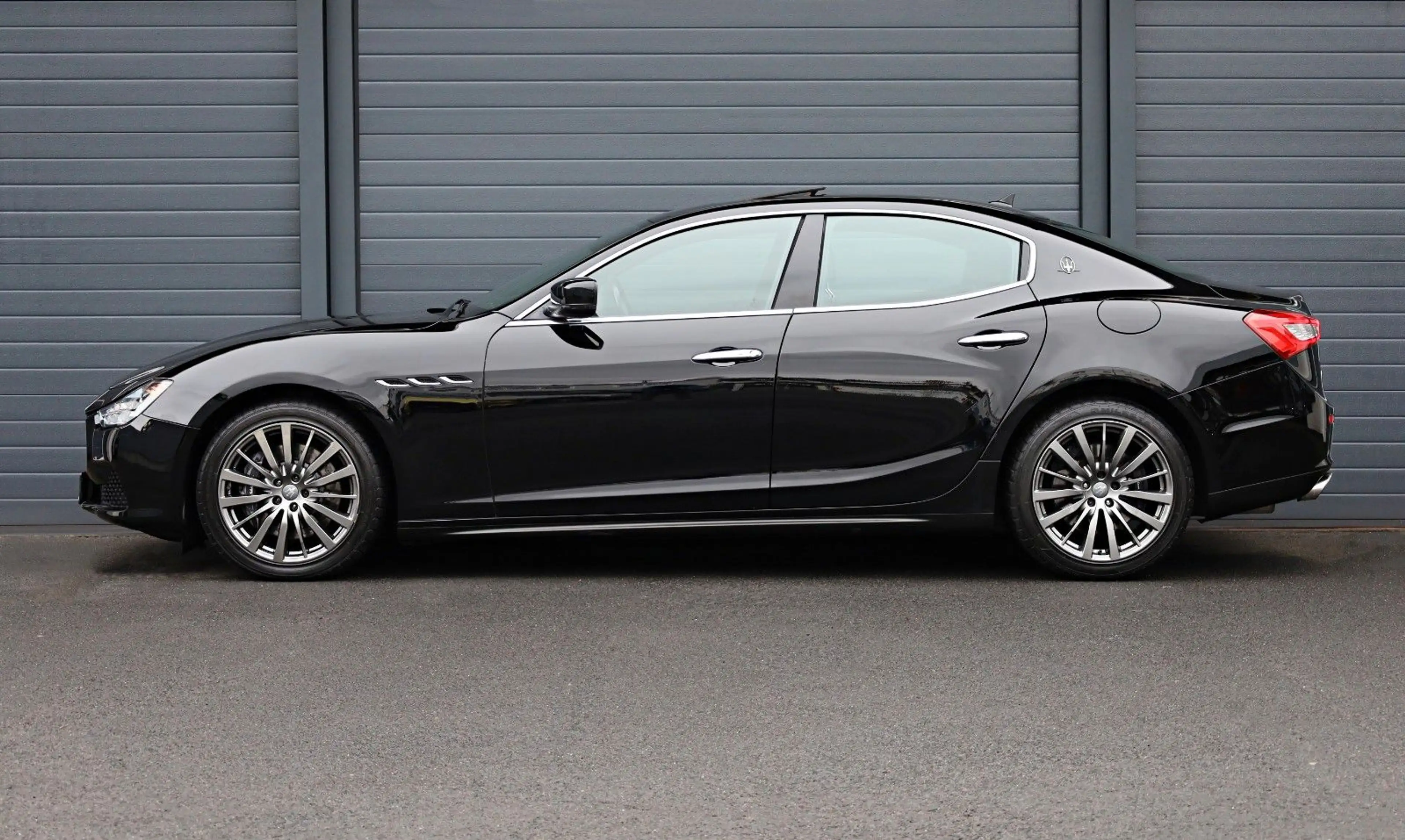 Maserati Ghibli 3.0 V6 S Q4/APPLE/SHZ/MEMORY/KAMERA/R19 — photo 3