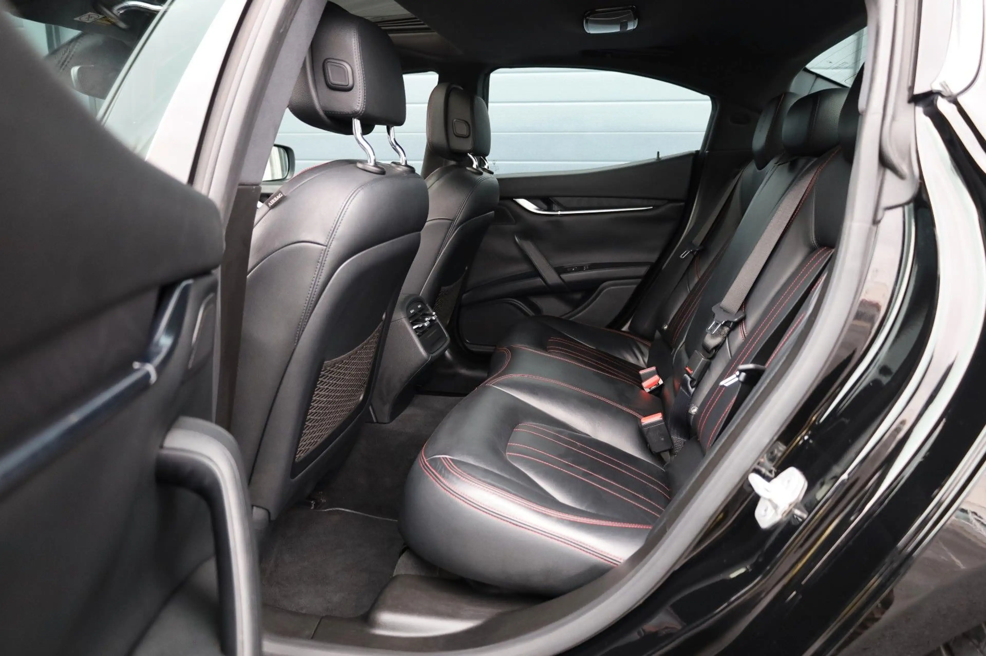 Maserati Ghibli 3.0 V6 S Q4/APPLE/SHZ/MEMORY/KAMERA/R19 — photo 8