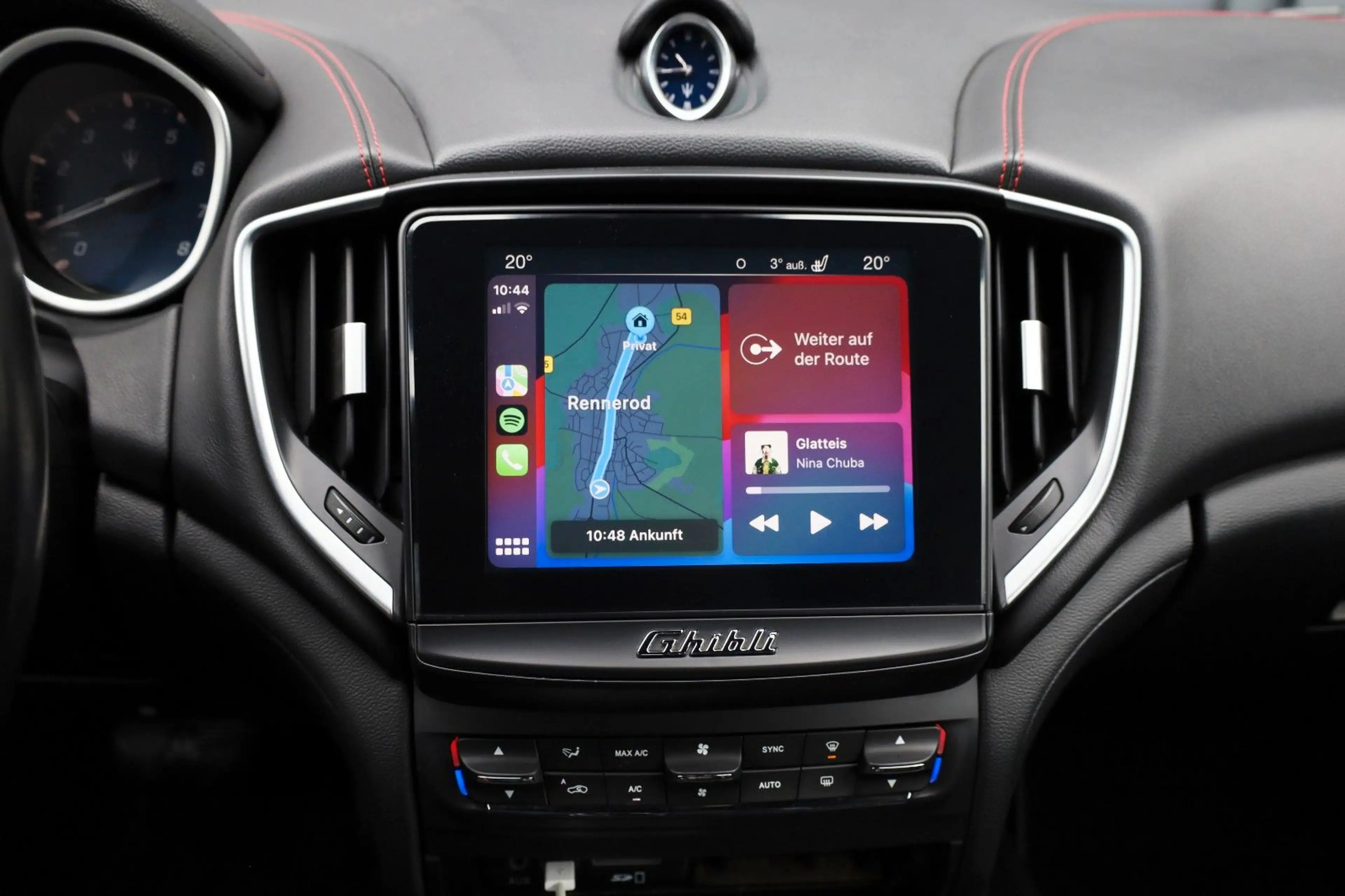 Maserati Ghibli 3.0 V6 S Q4/APPLE/SHZ/MEMORY/KAMERA/R19 — photo 11