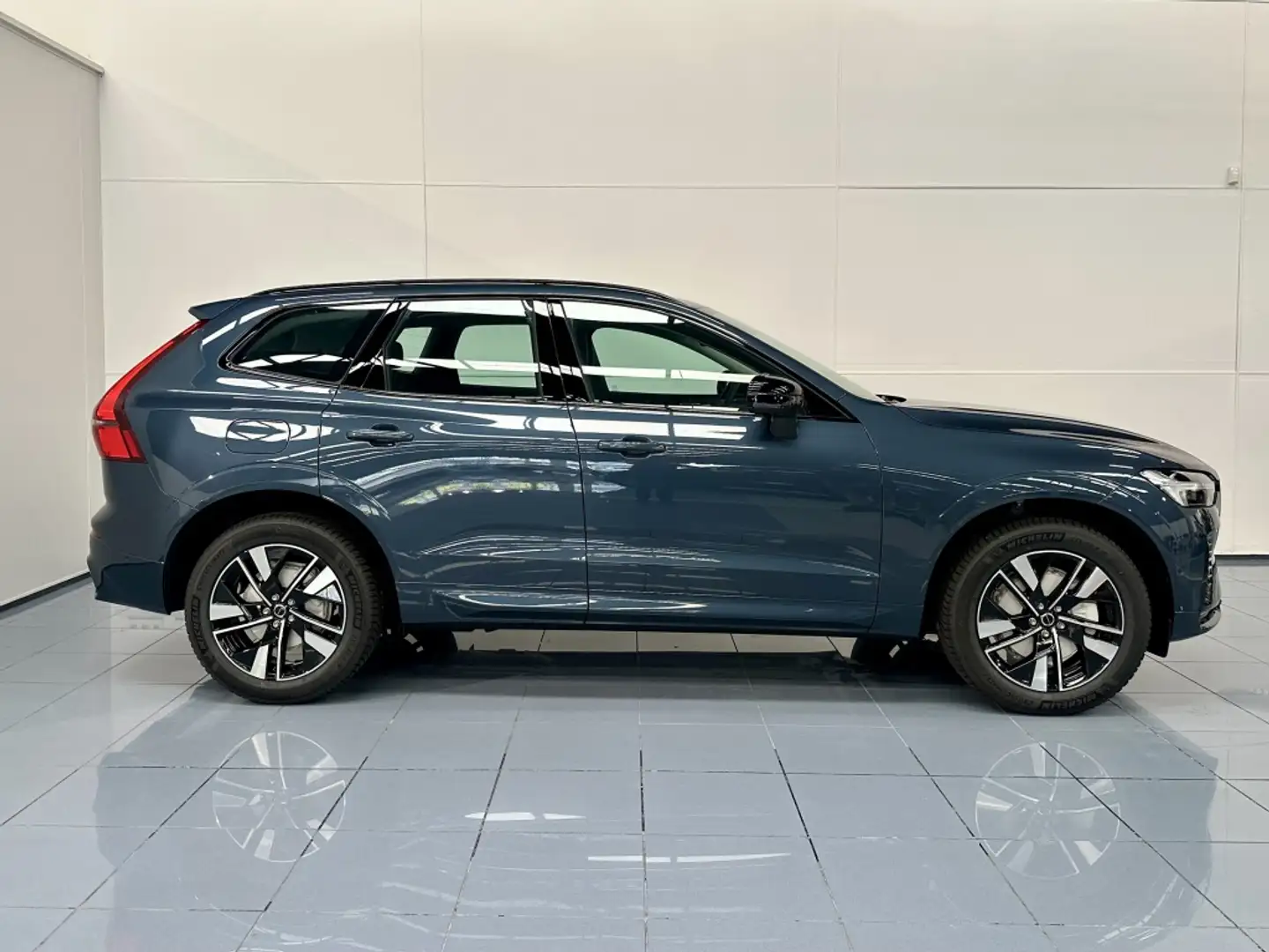 Volvo XC60 B5 Ultra Dark AWD Aut. Azul - 2