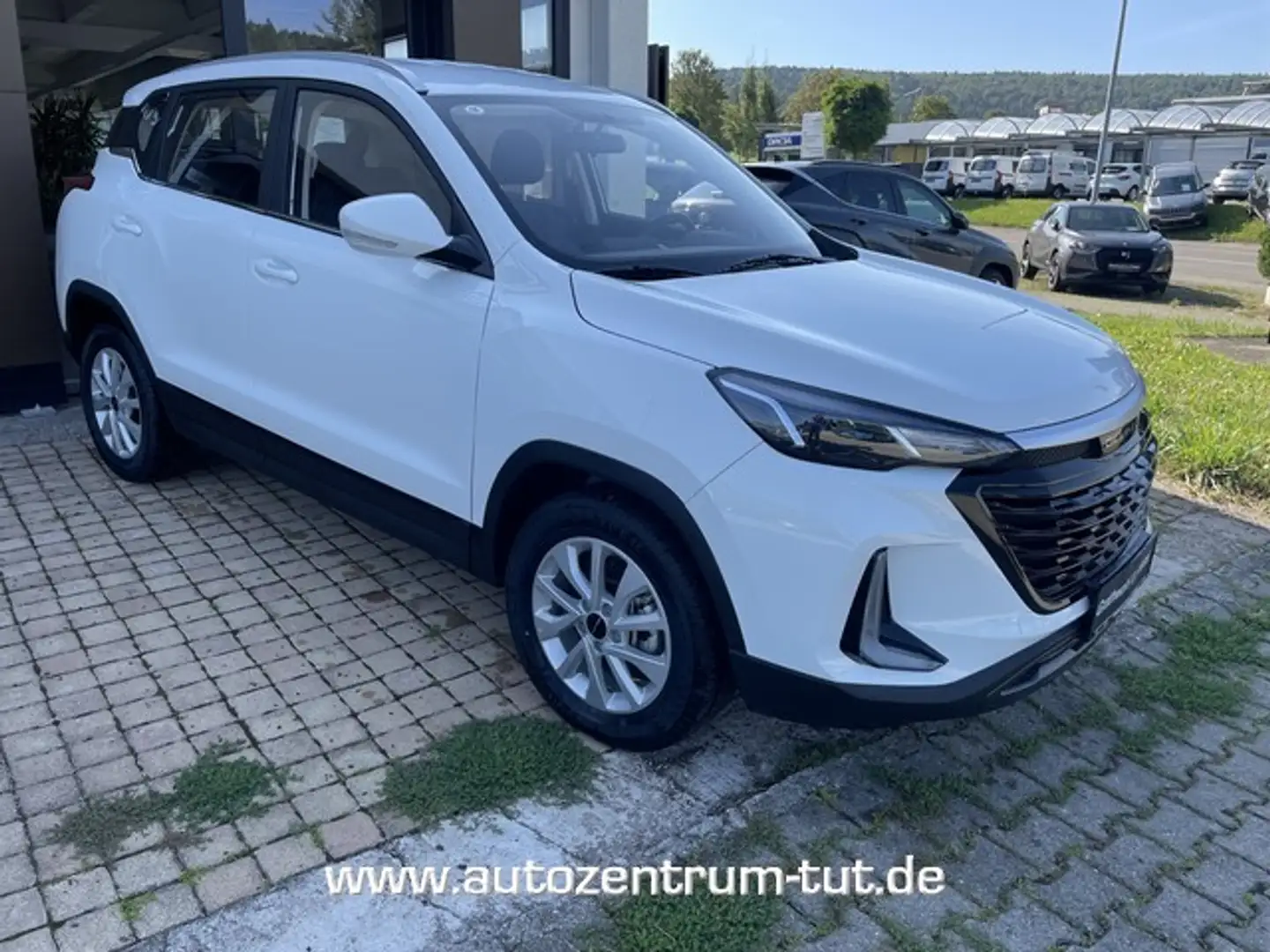 BAIC Beijing X35 Facelift 1.5-T Fashion+MEDIA-Paket Weiß - 1