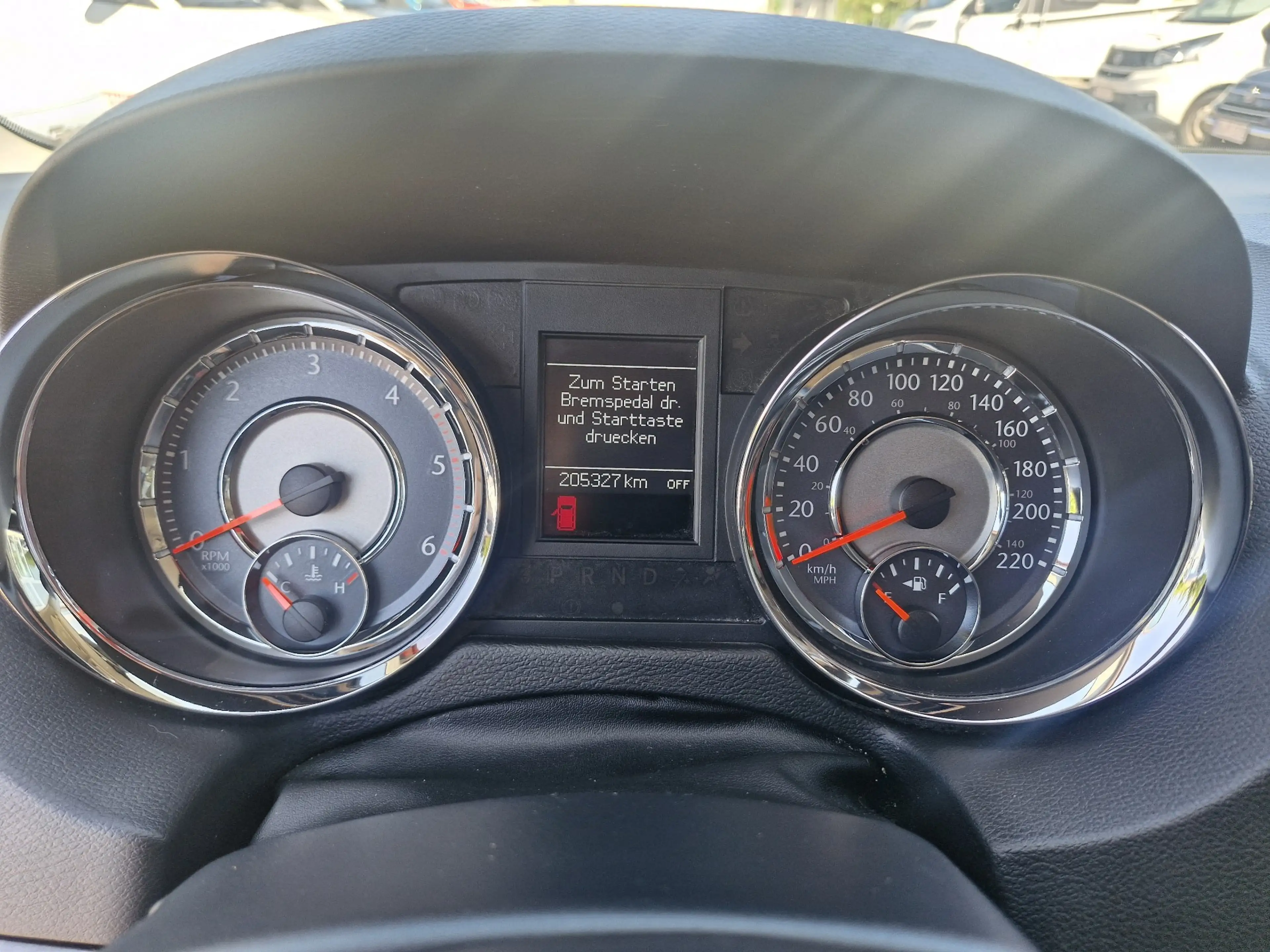 Lancia Voyager Silver — photo 4