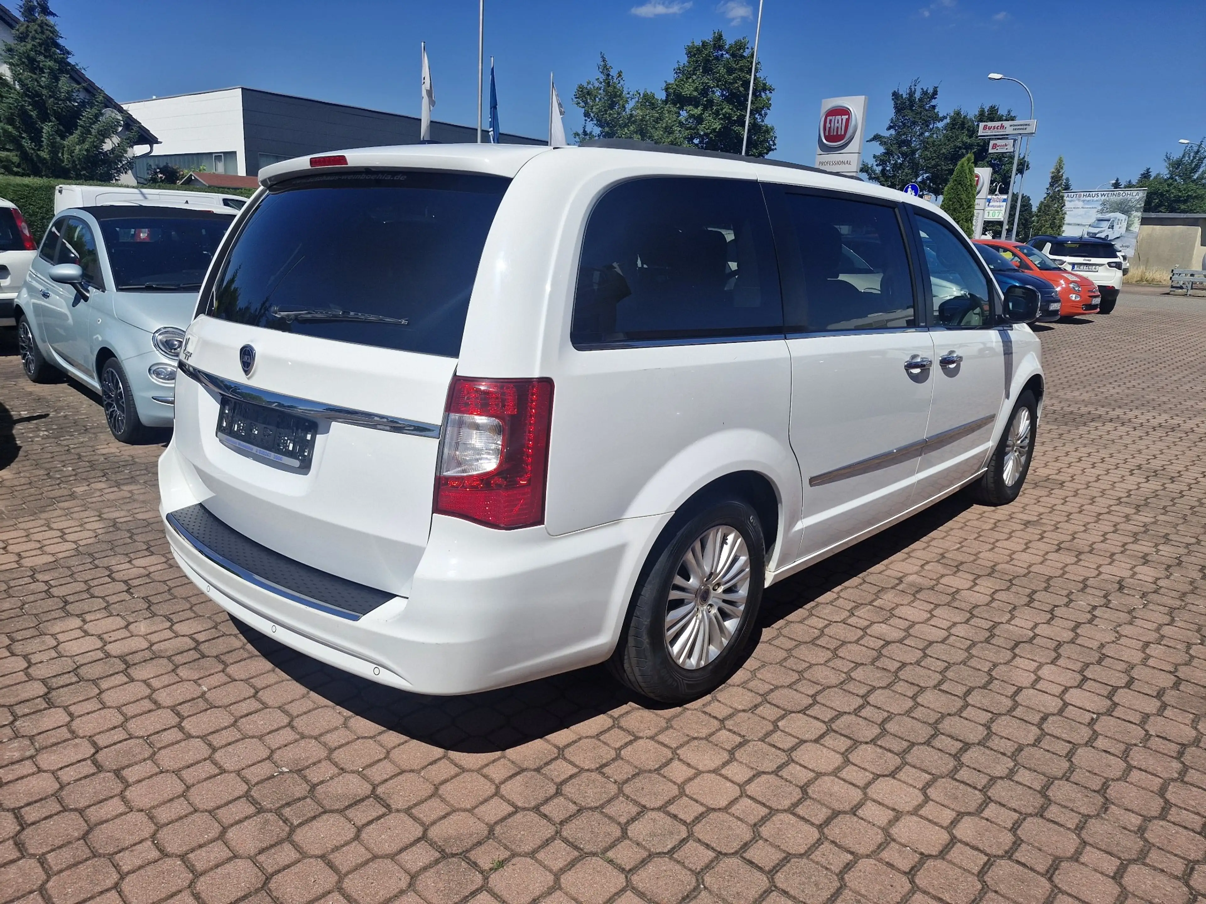Lancia Voyager Silver — photo 11