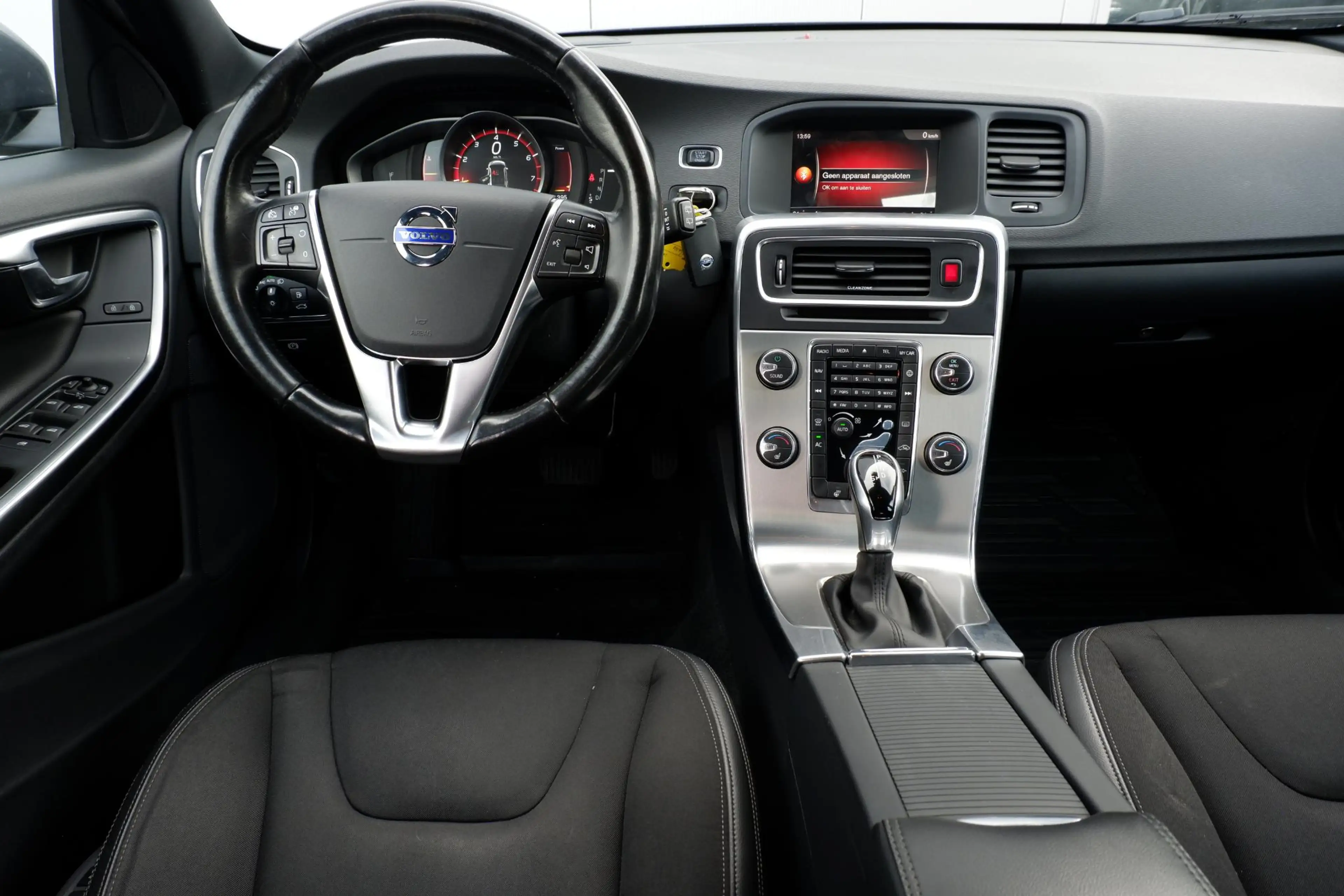 Volvo V60 T3 Summum | Dealeronderhouden |Parkeersensoren | A — photo 9