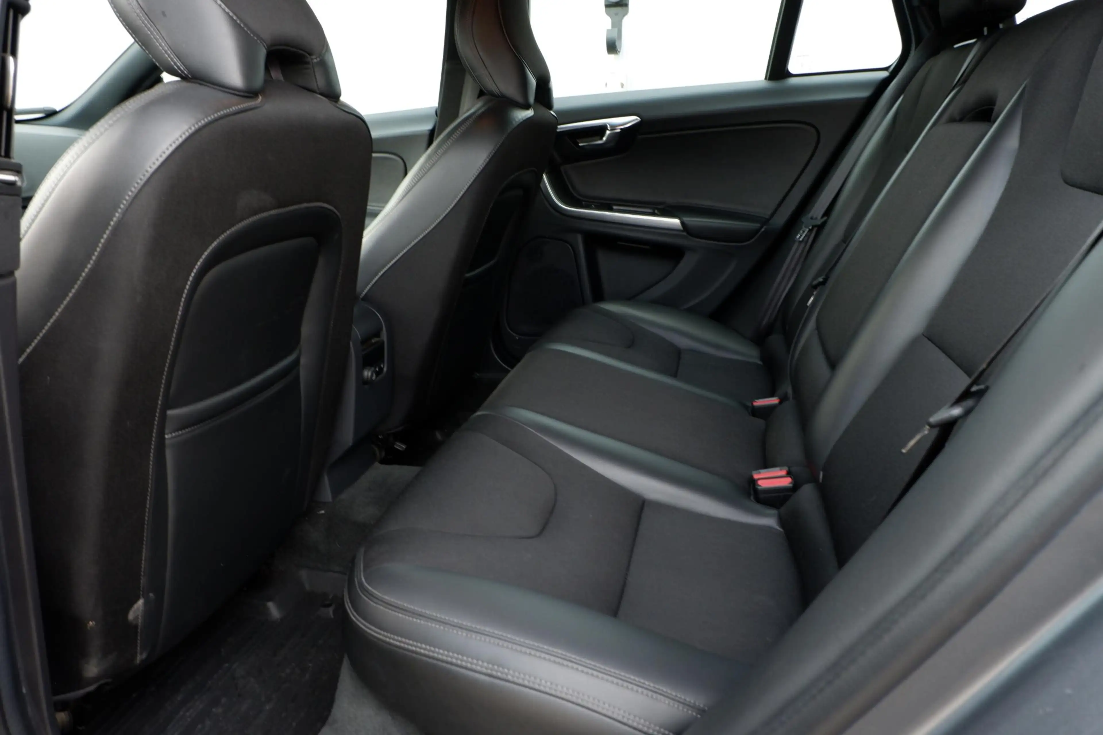 Volvo V60 T3 Summum | Dealeronderhouden |Parkeersensoren | A — photo 6
