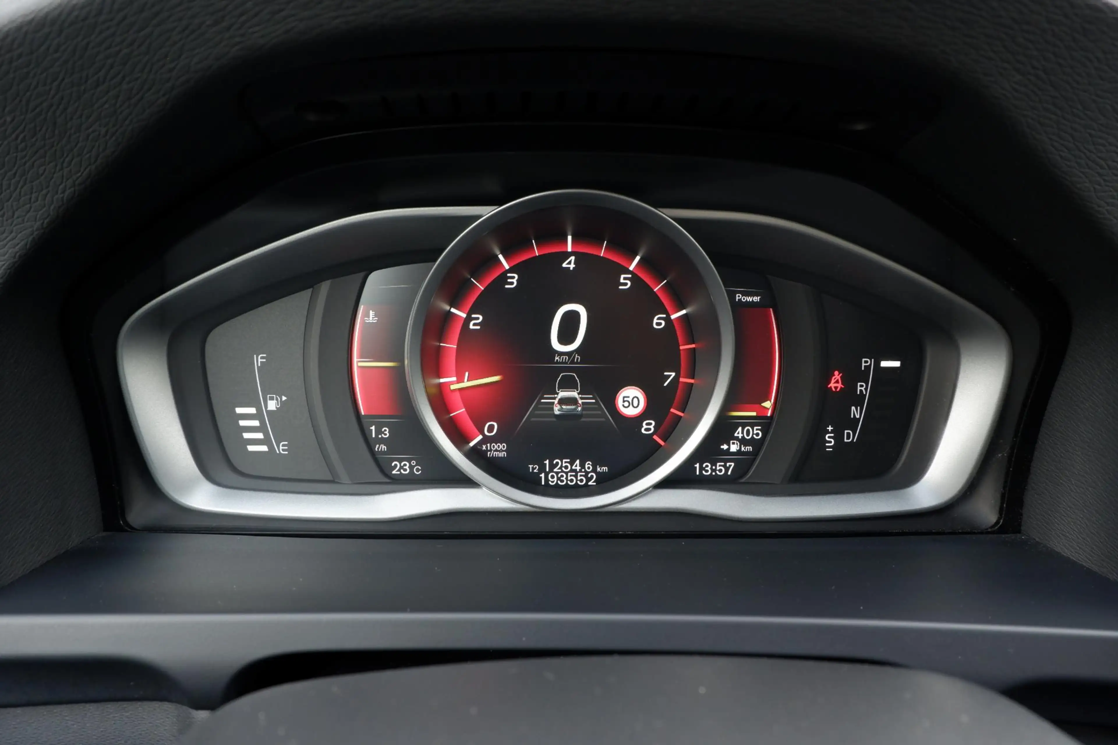 Volvo V60 T3 Summum | Dealeronderhouden |Parkeersensoren | A — photo 11
