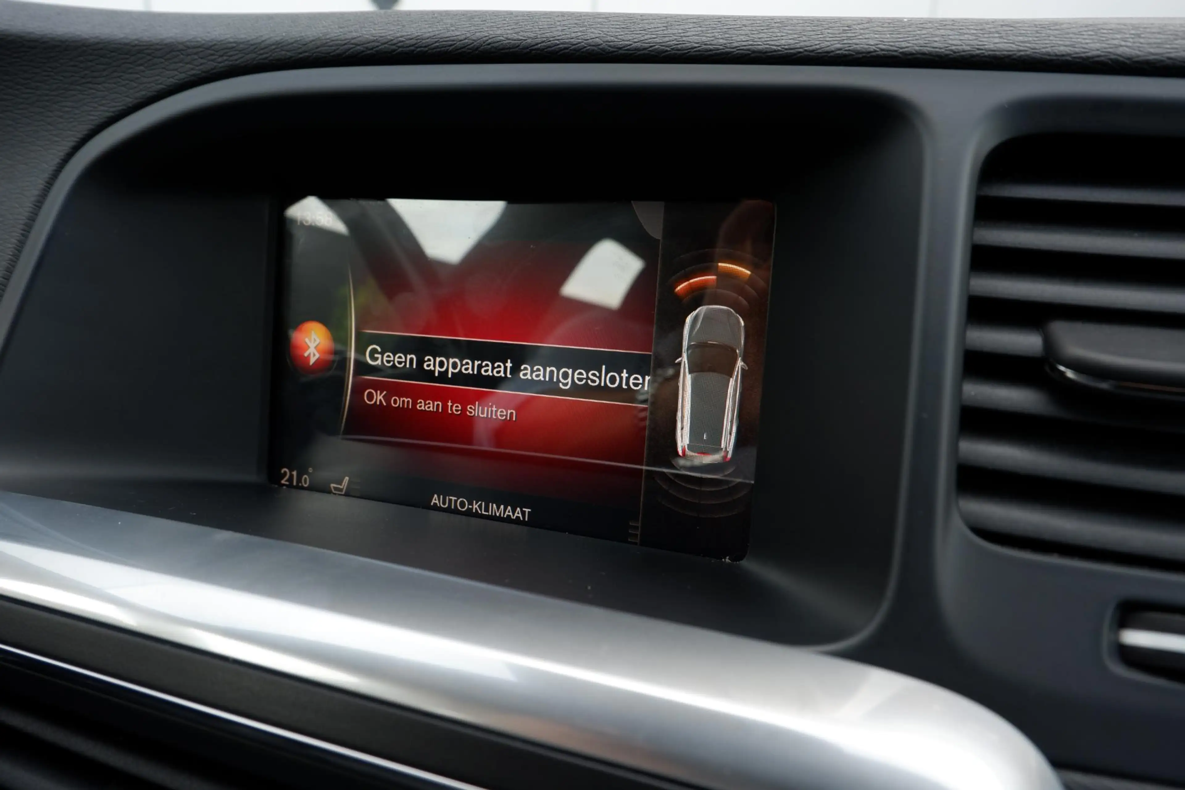 Volvo V60 T3 Summum | Dealeronderhouden |Parkeersensoren | A — photo 13