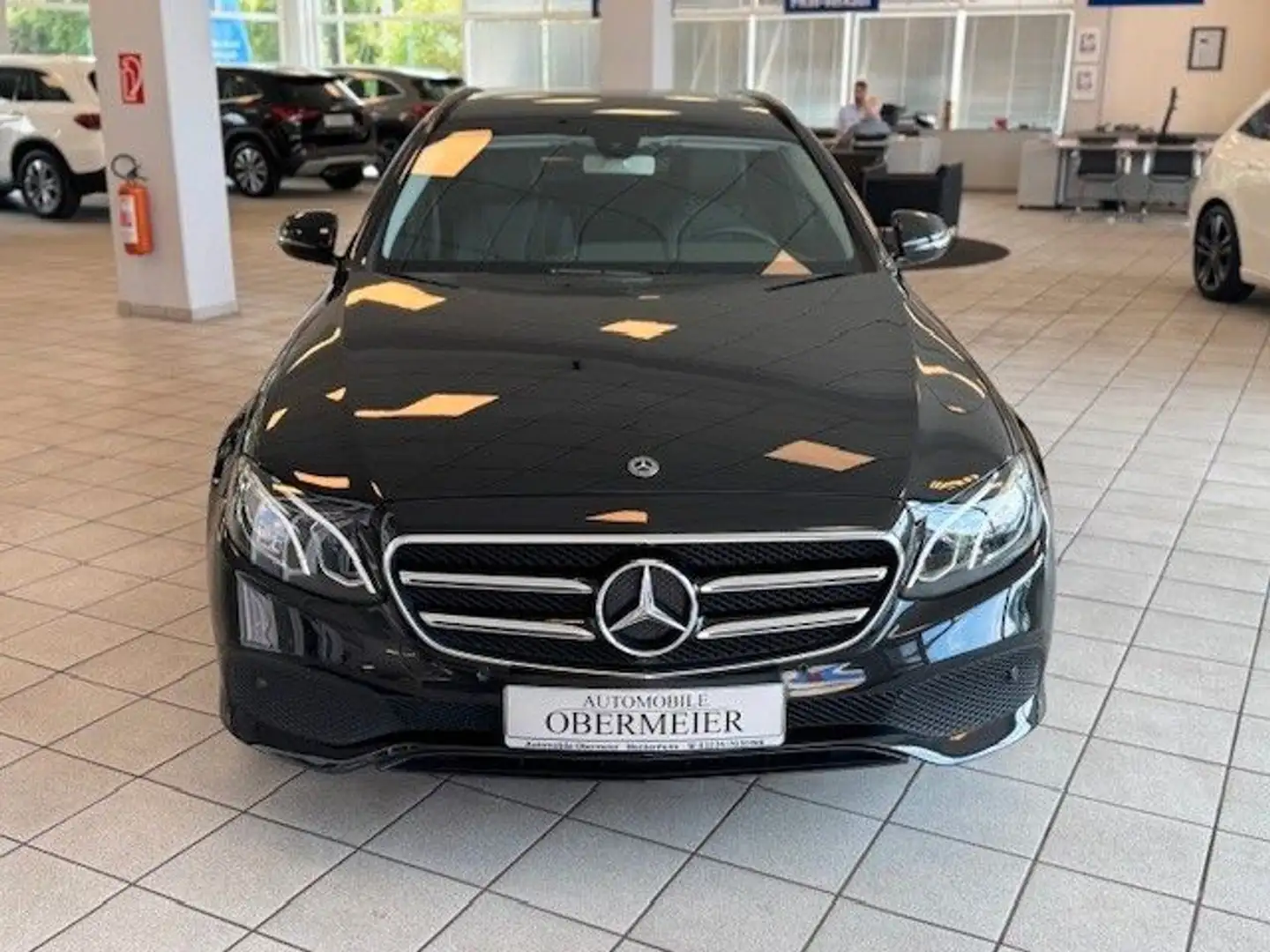 Mercedes-Benz E 200 T Avantg/Night 9G-Tr Carplay Rü-Ka TWA LED Negru - 2
