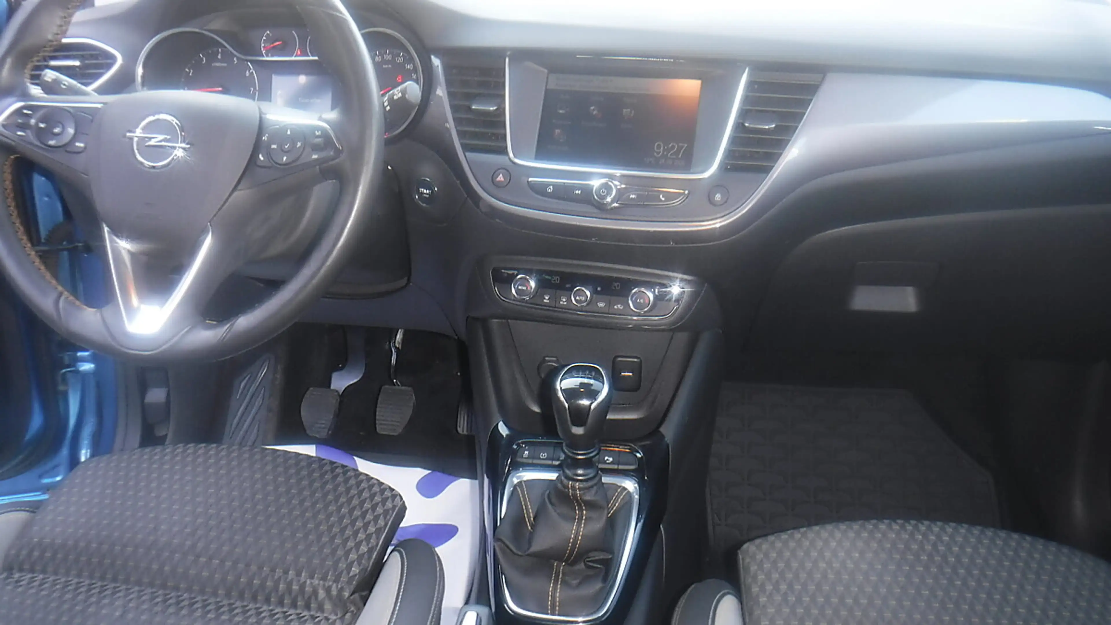 Opel Crossland X 1,2 Turbo Direct Injection Innovaiton St./St. — photo 11