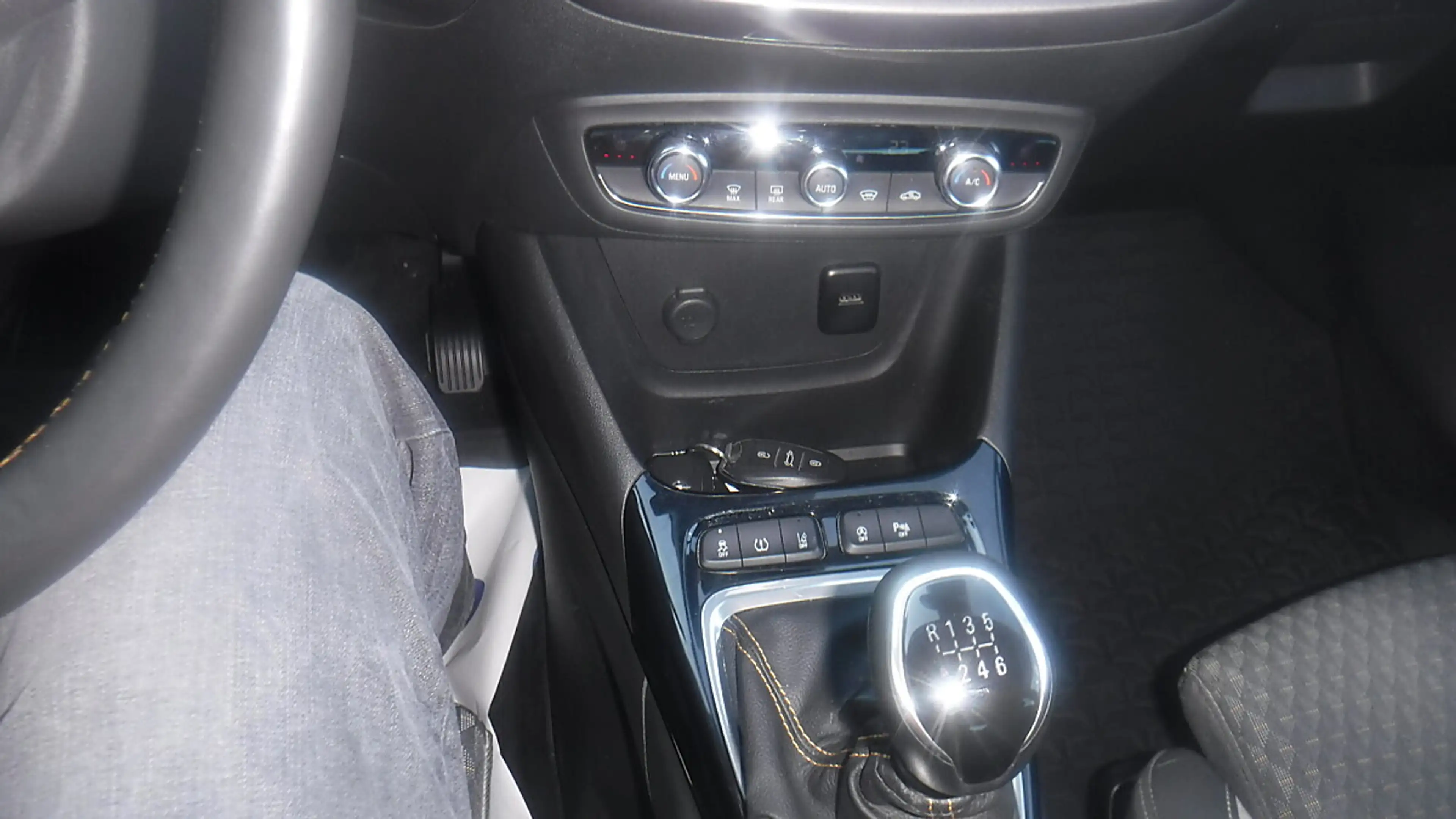 Opel Crossland X 1,2 Turbo Direct Injection Innovaiton St./St. — photo 14